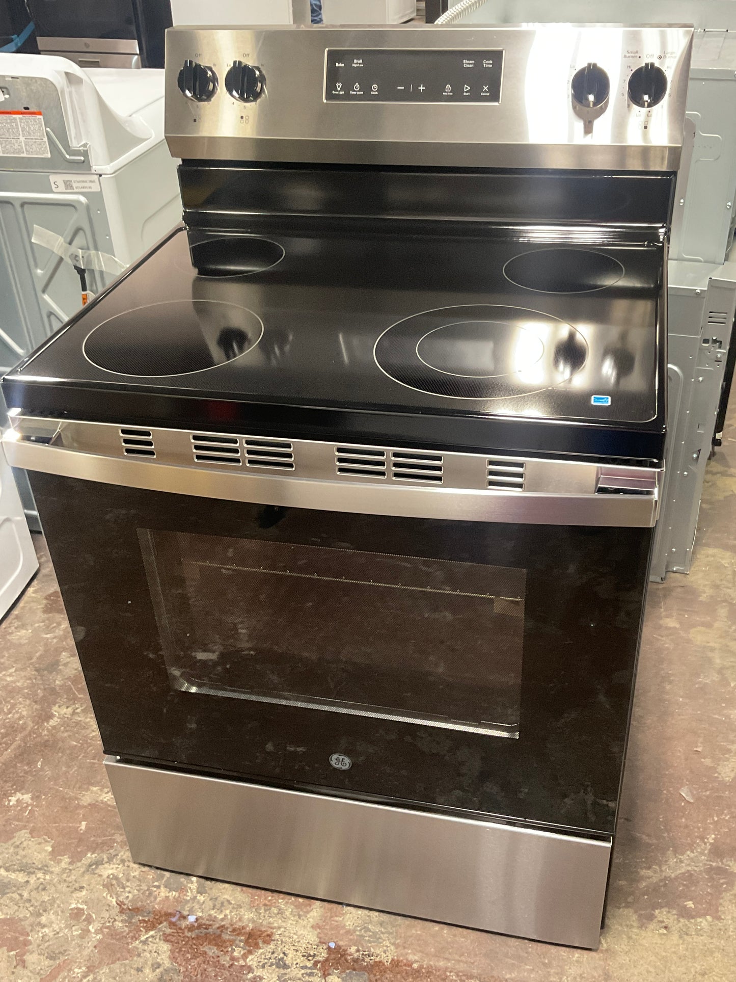 Front view, oven-door closed