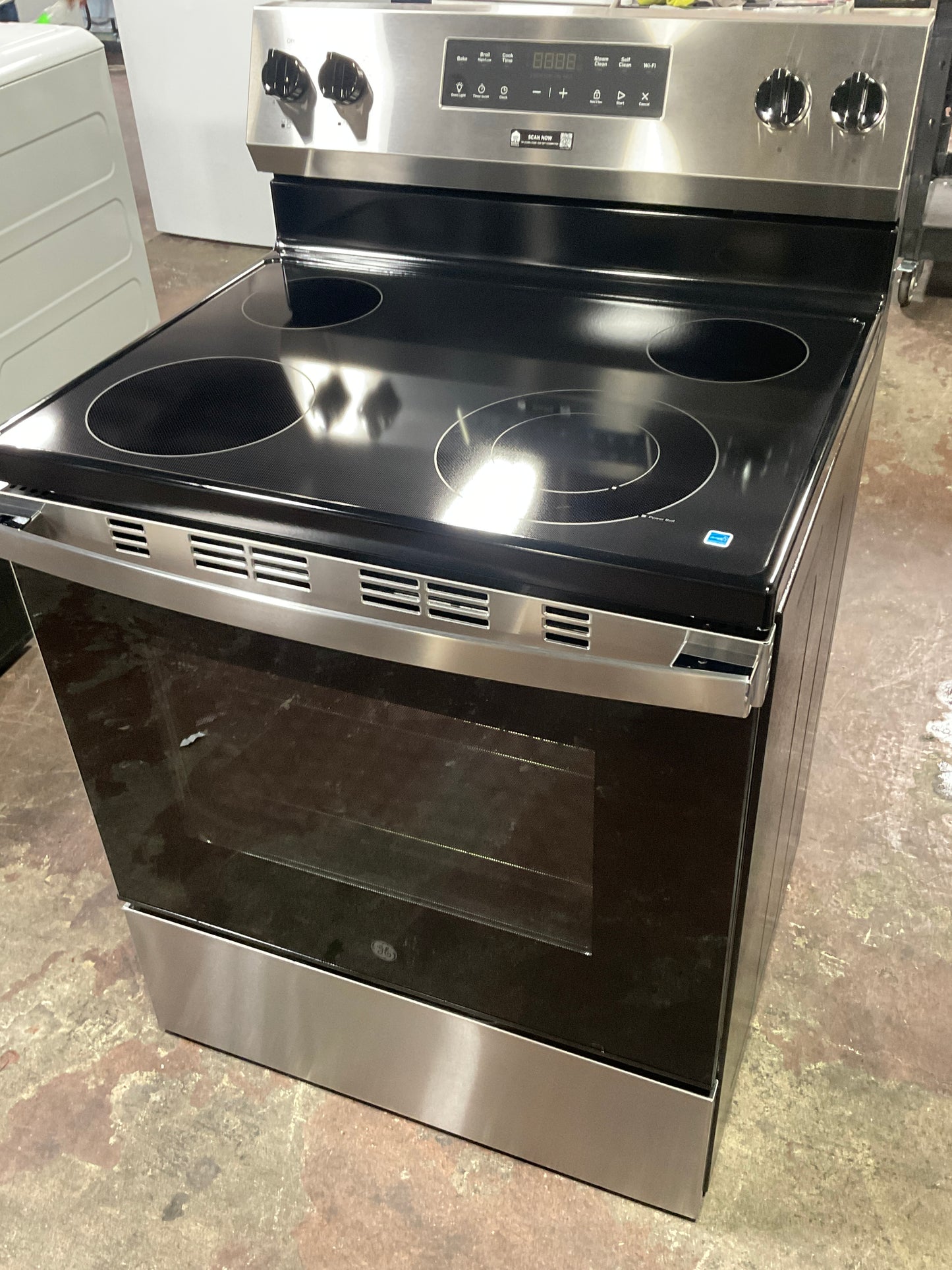 Front view, oven-door closed