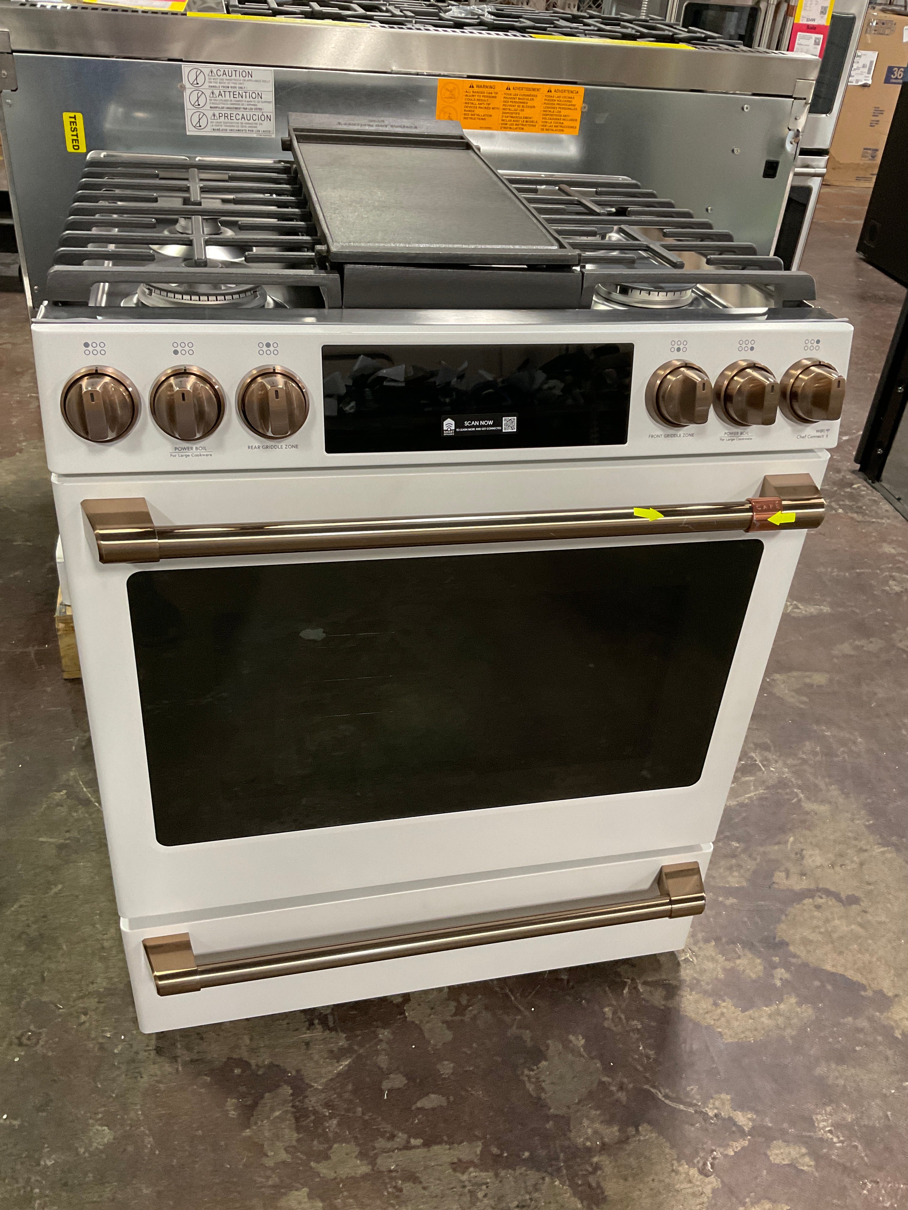 Front view, oven-door closed