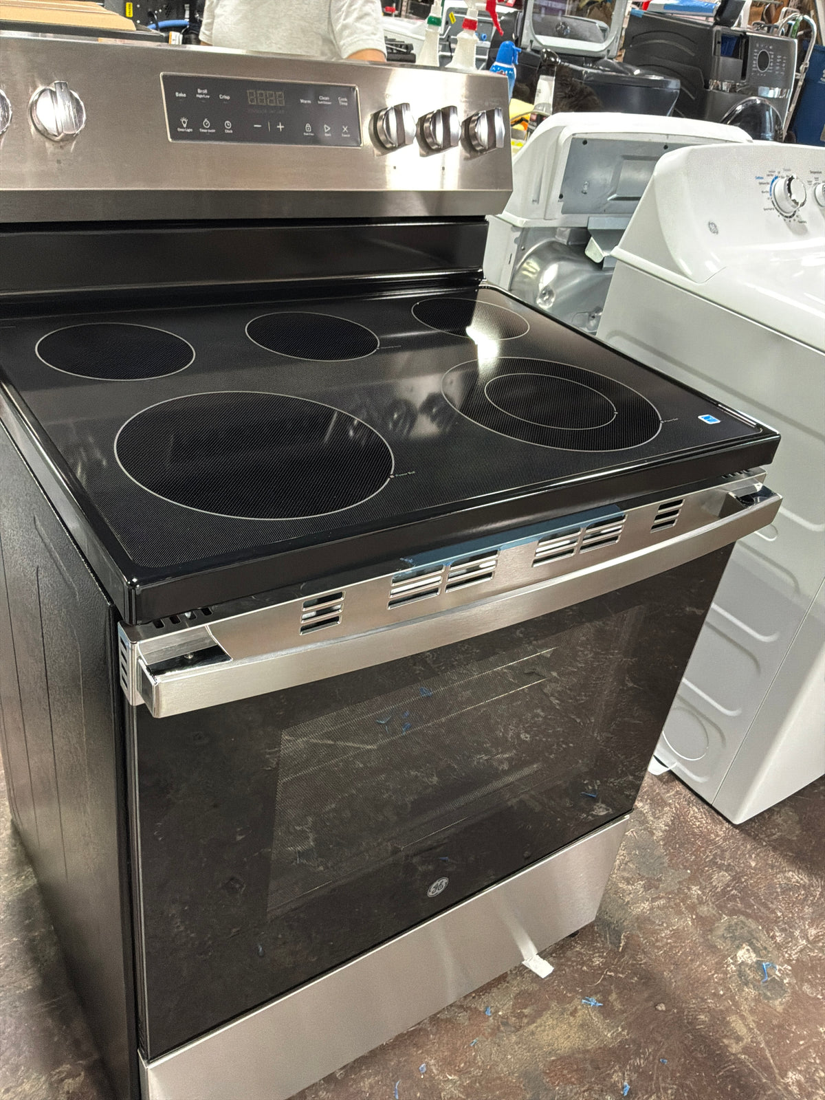 Front view, oven-door closed