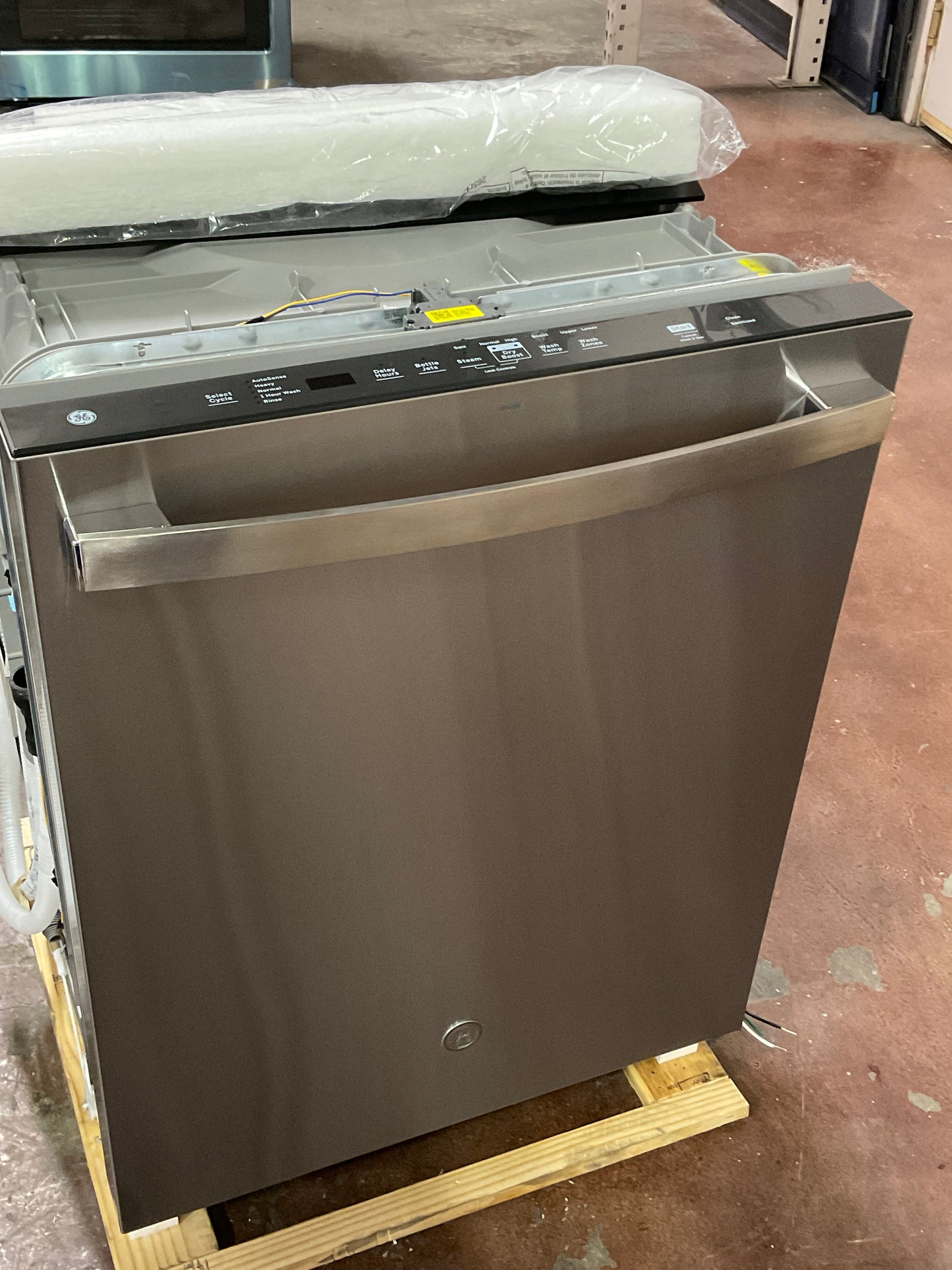 Front view, doors closed