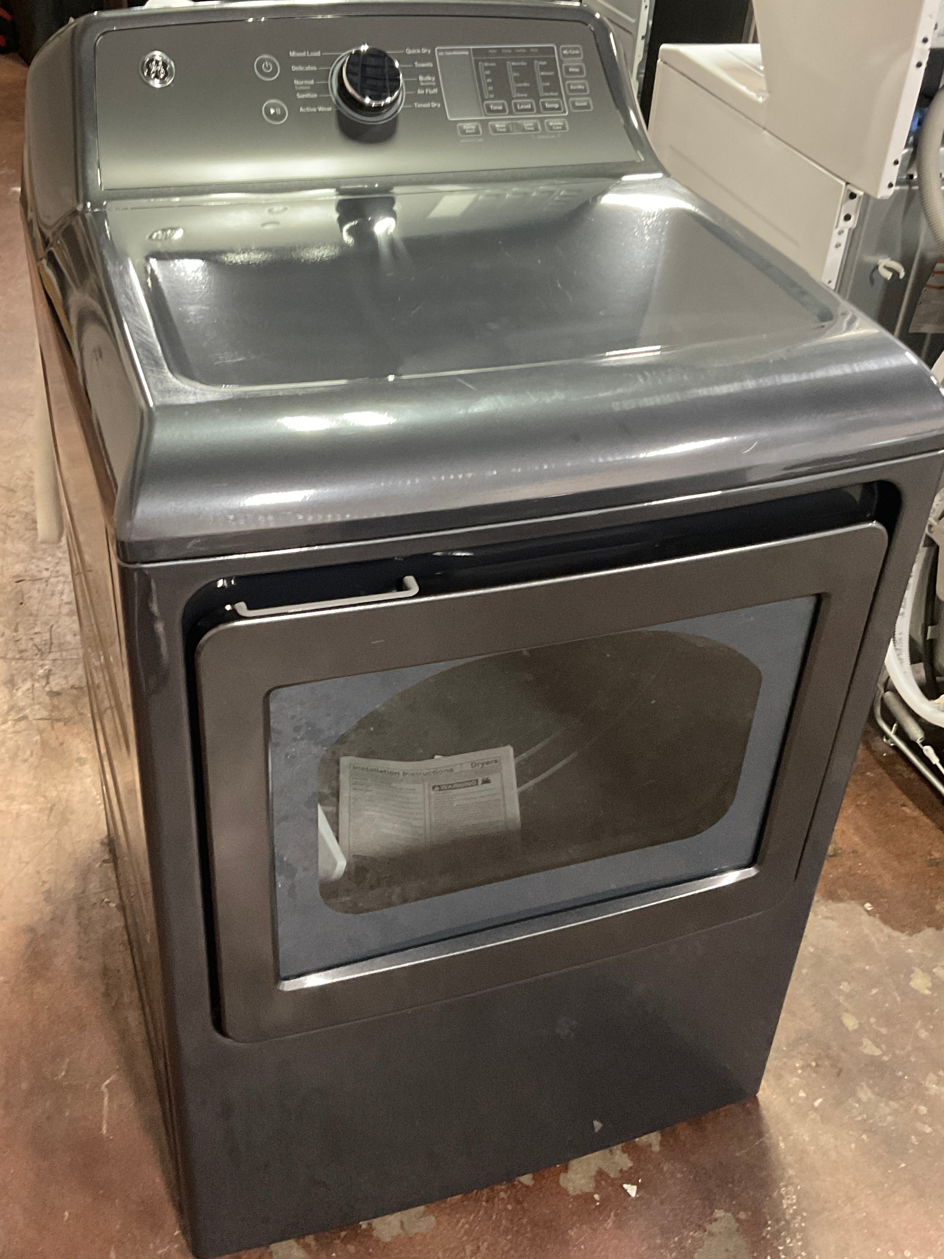 Front view, door closed