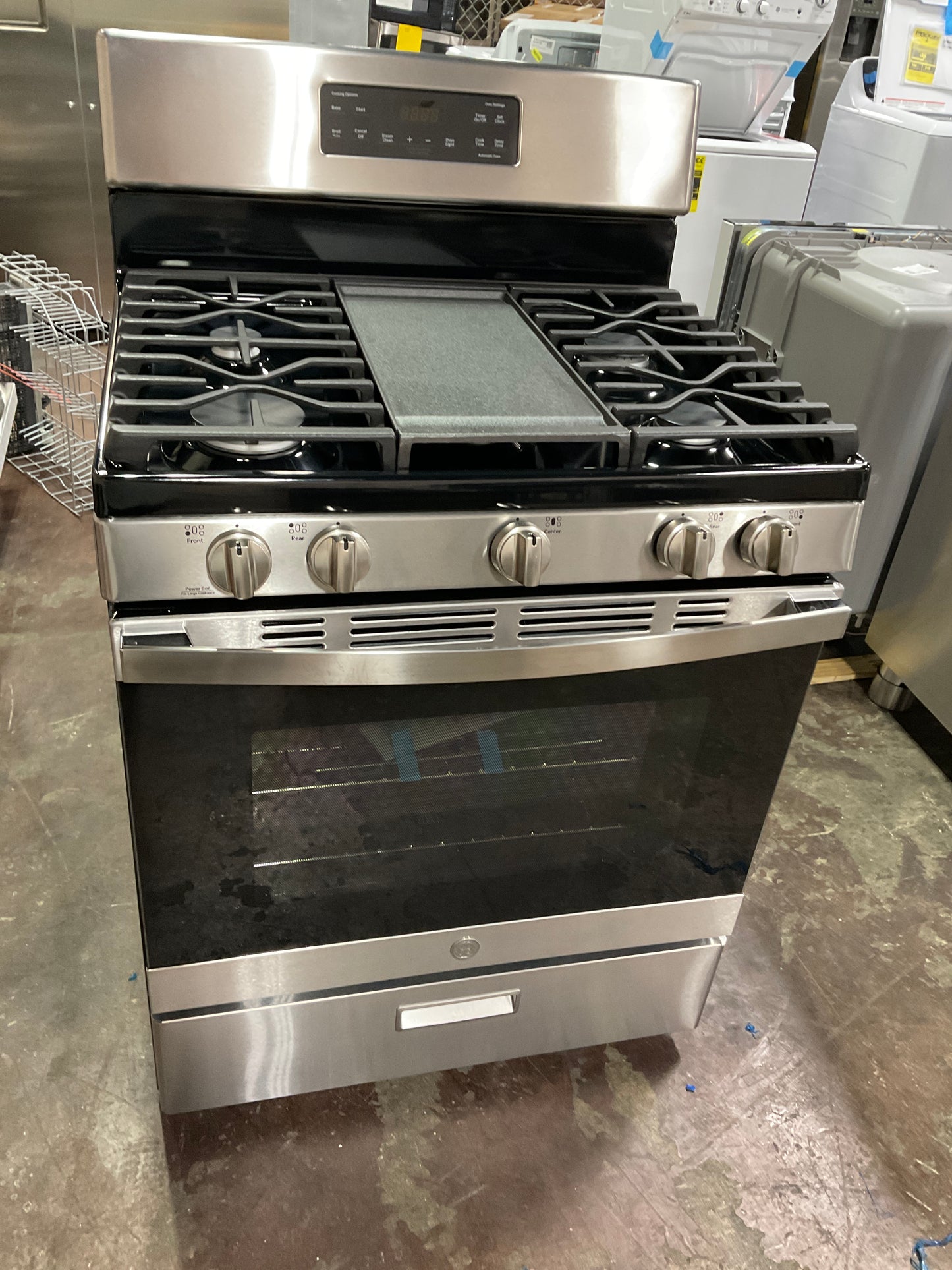Front view, oven-door closed