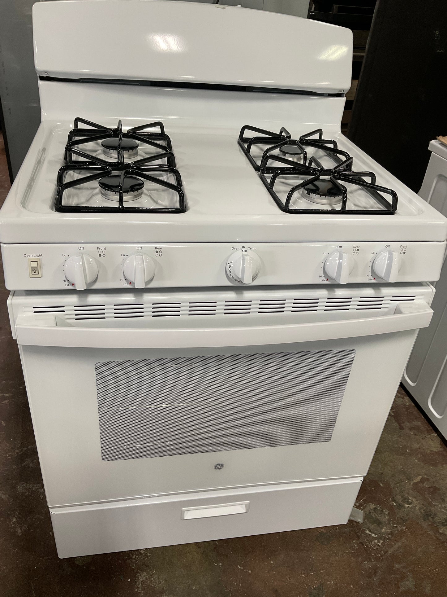Front view, oven-door closed