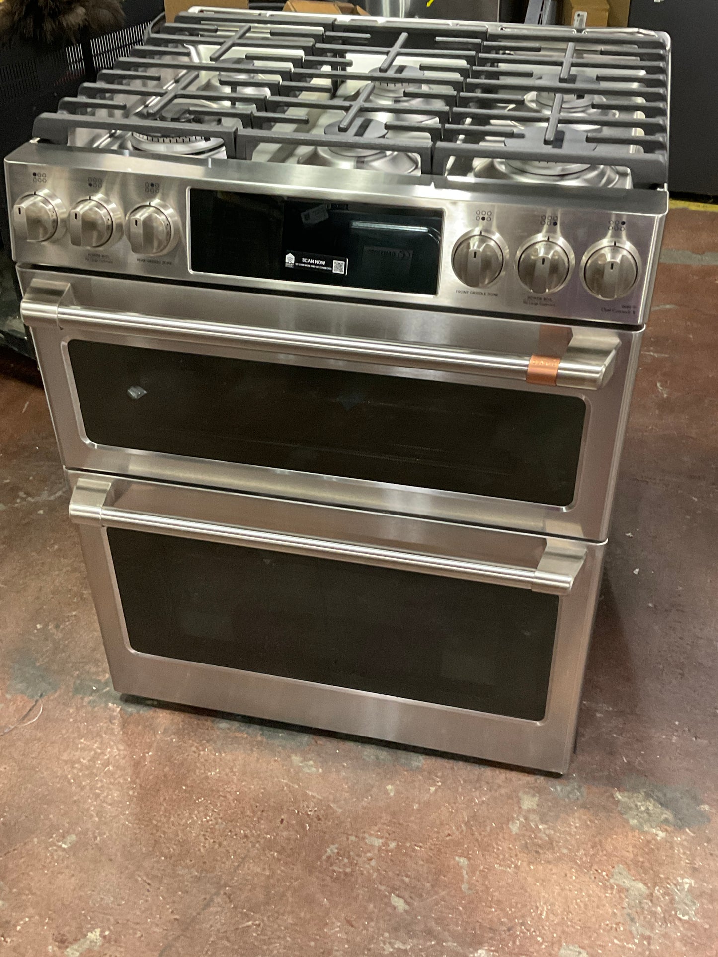 Front view, oven-door closed