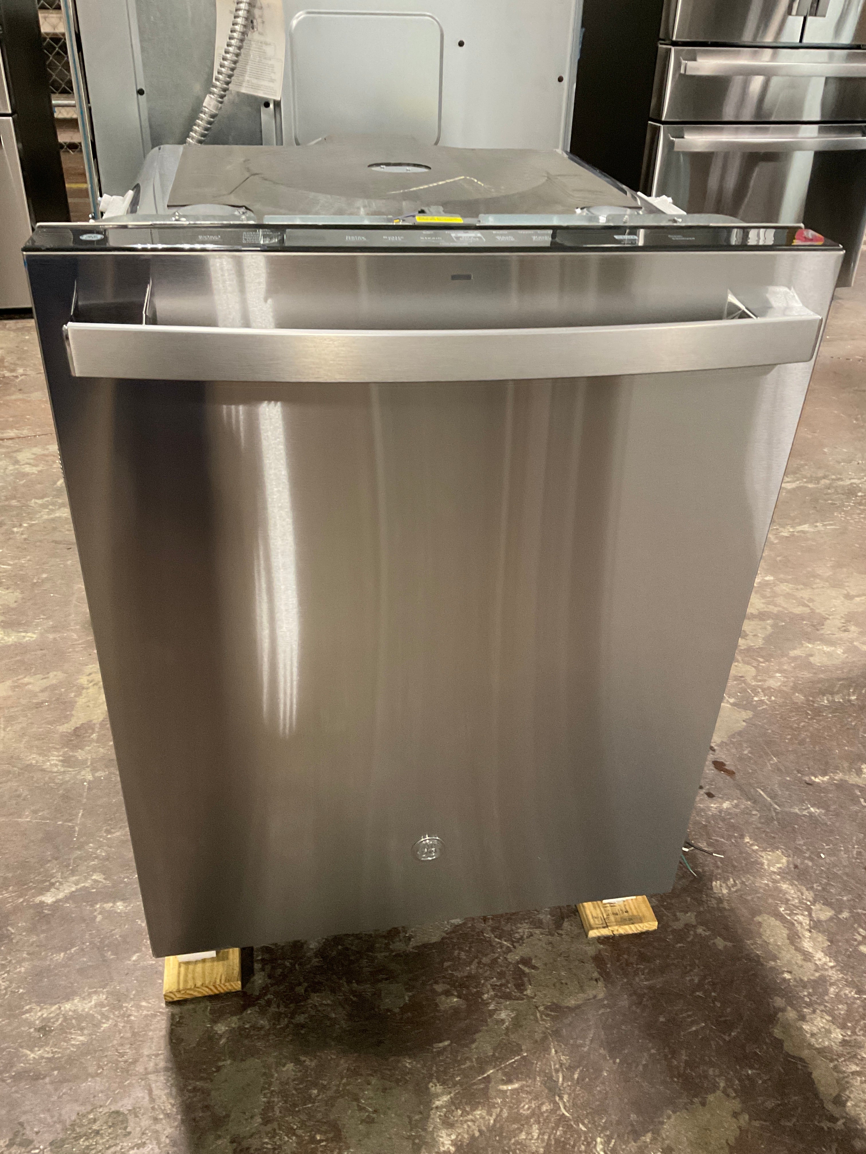 Front view, doors closed