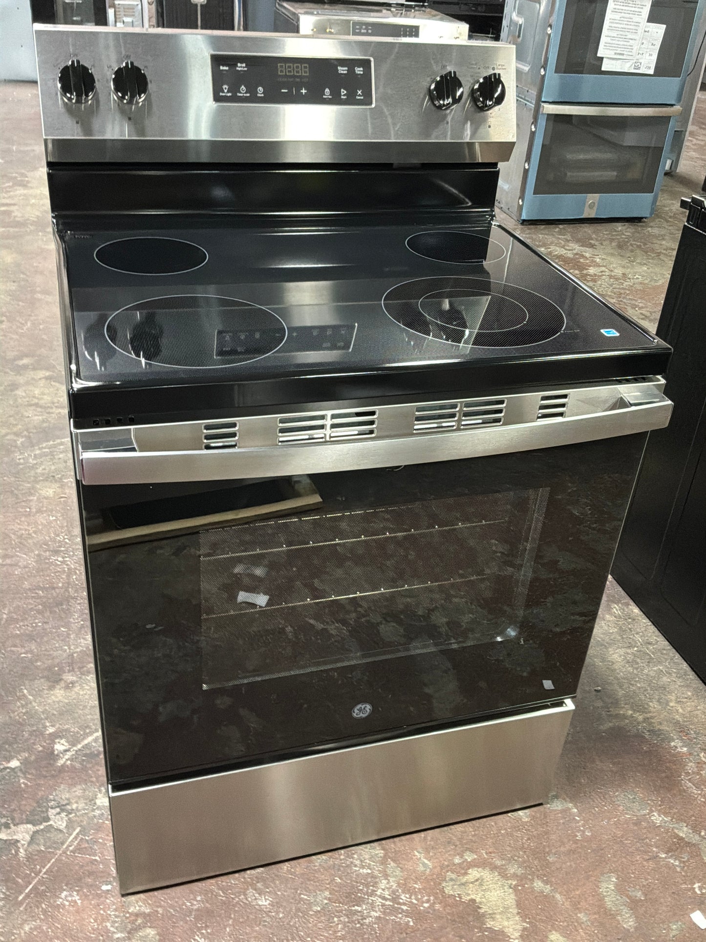 Front view, oven-door closed