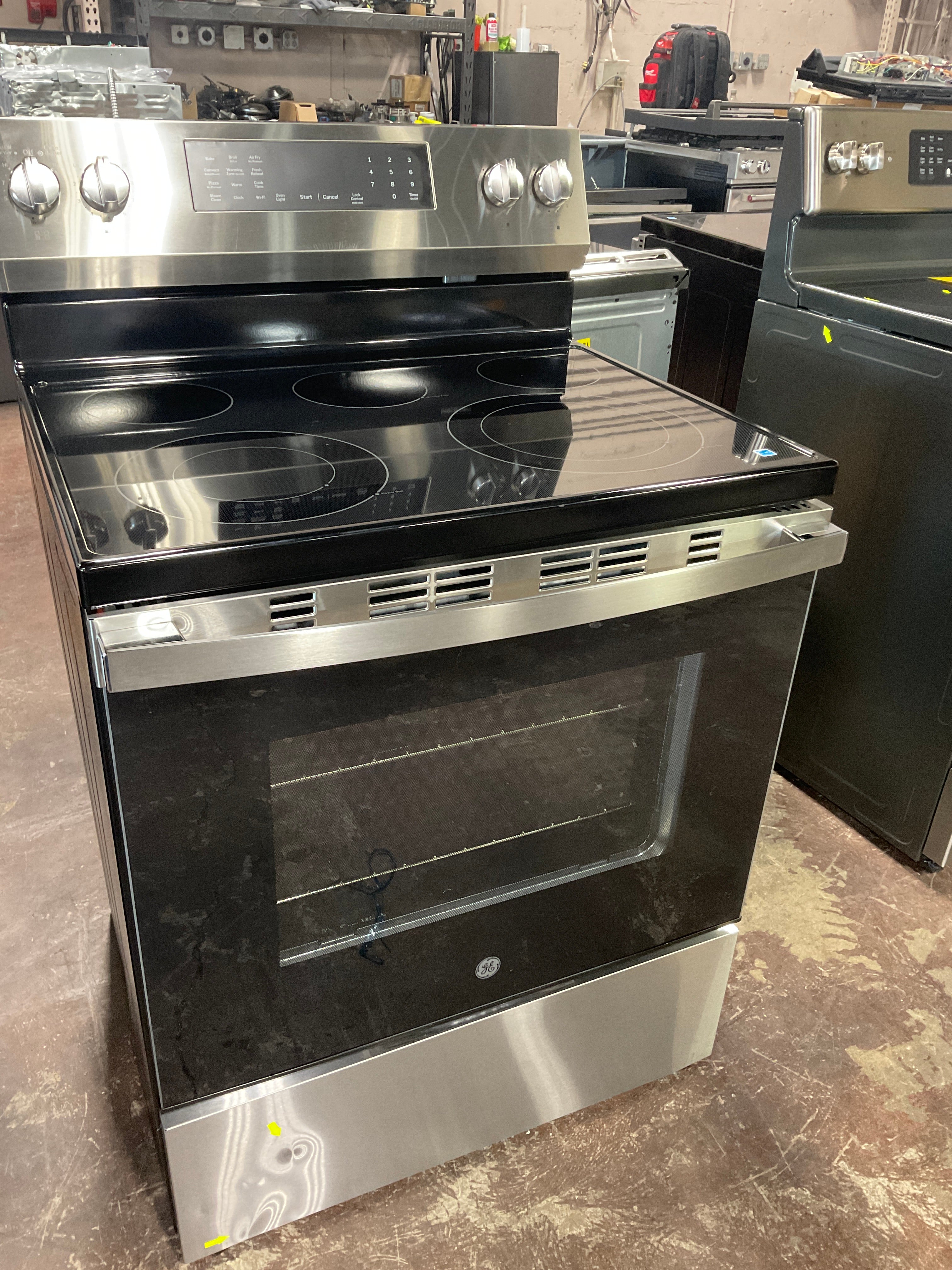 Front view, oven-door closed