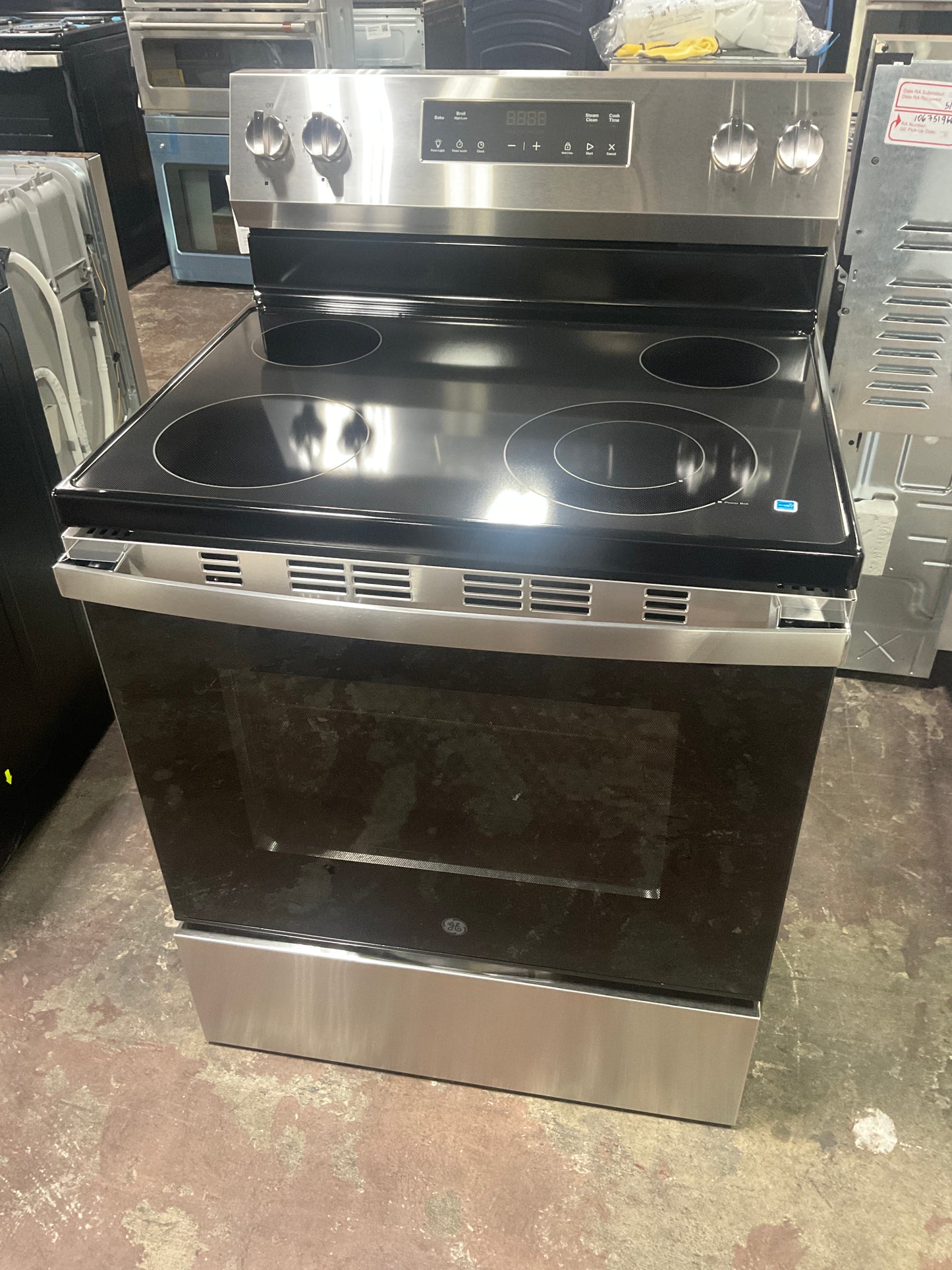 Front view, oven-door closed