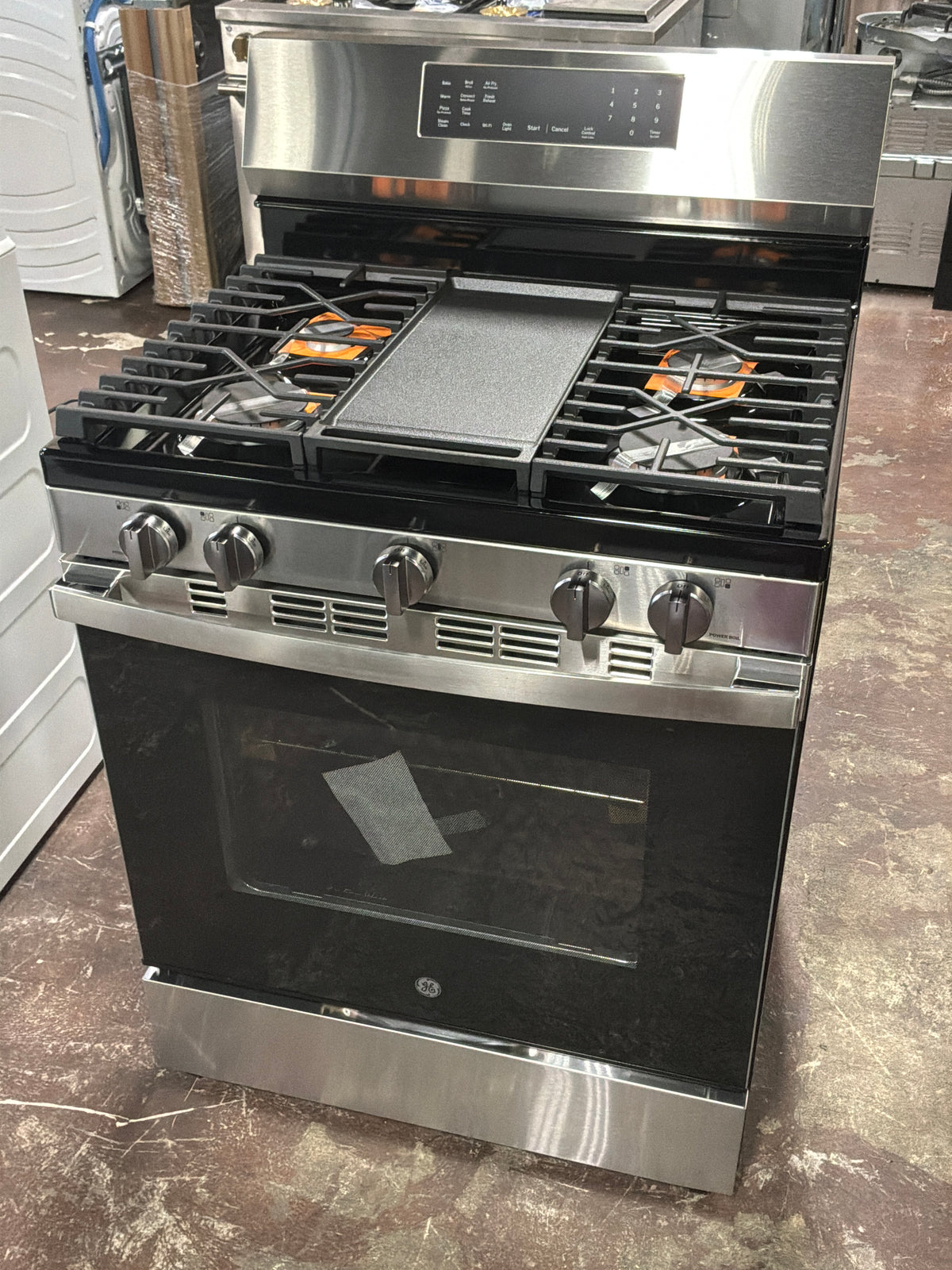 Front view, oven-door closed