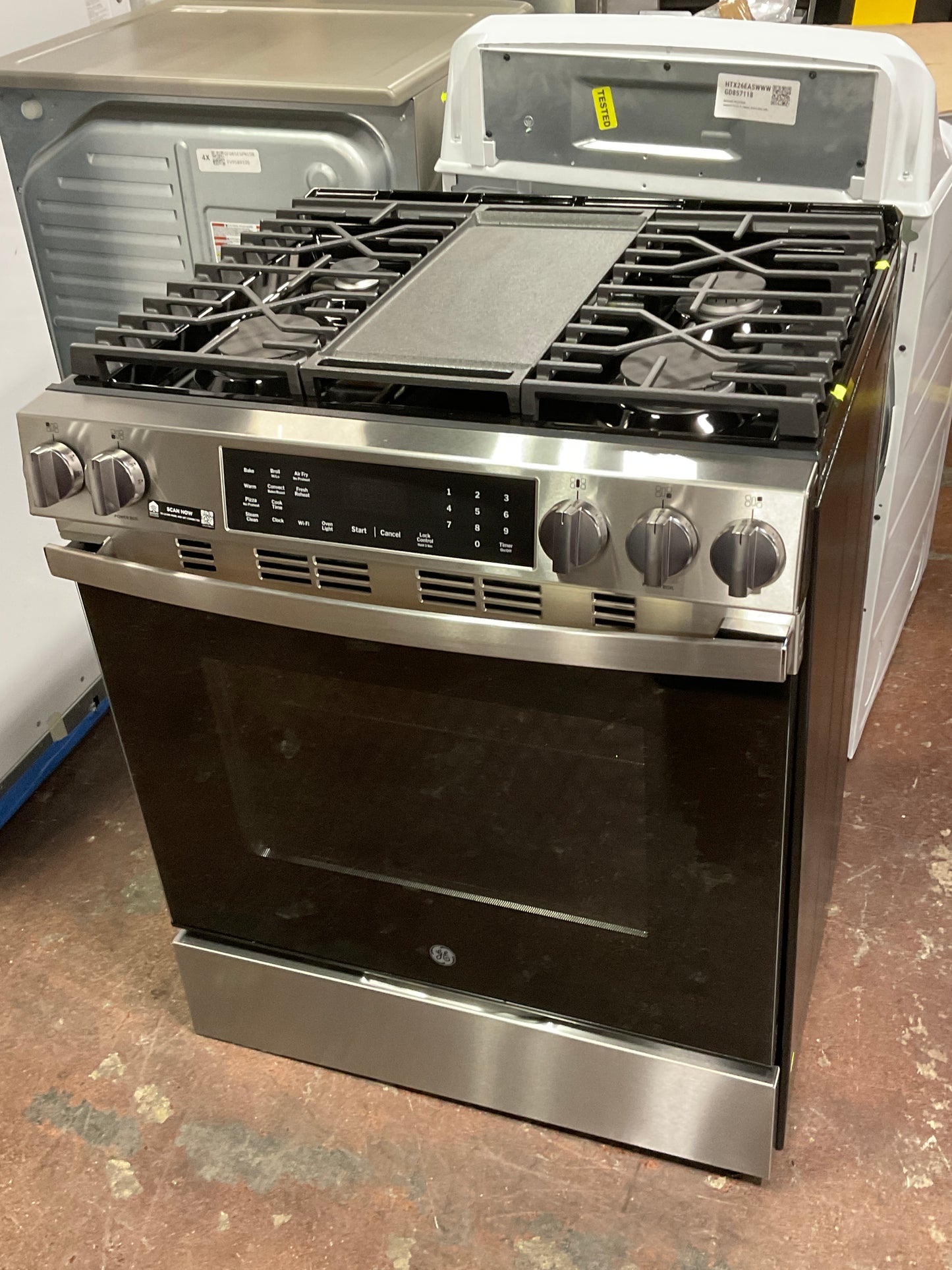 Front view, oven-door closed