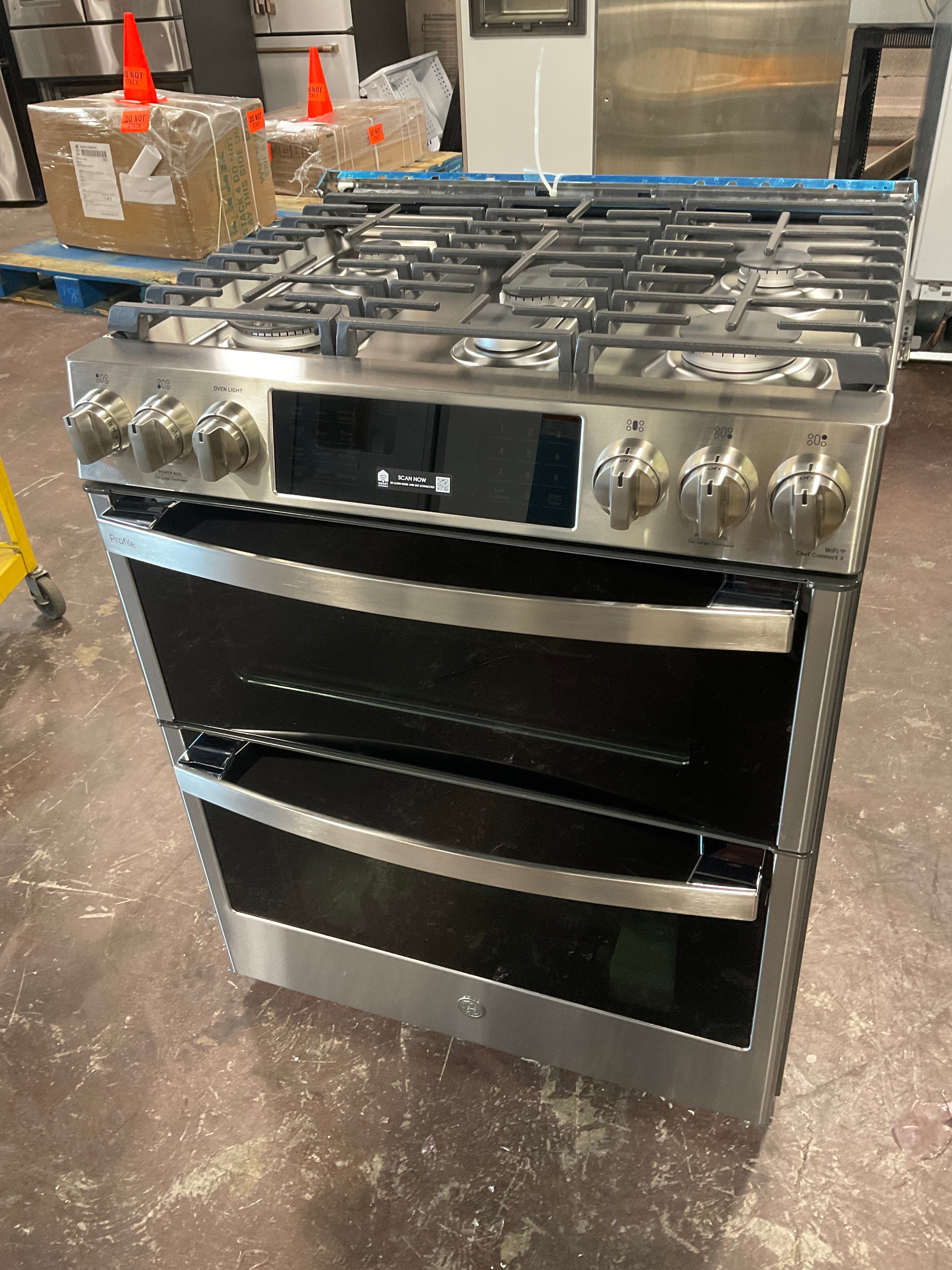 Front view, oven-door closed