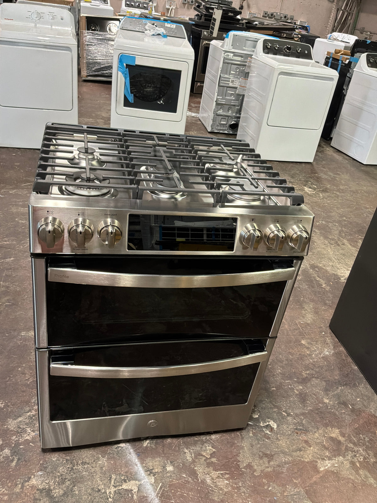 Front view, oven-door closed