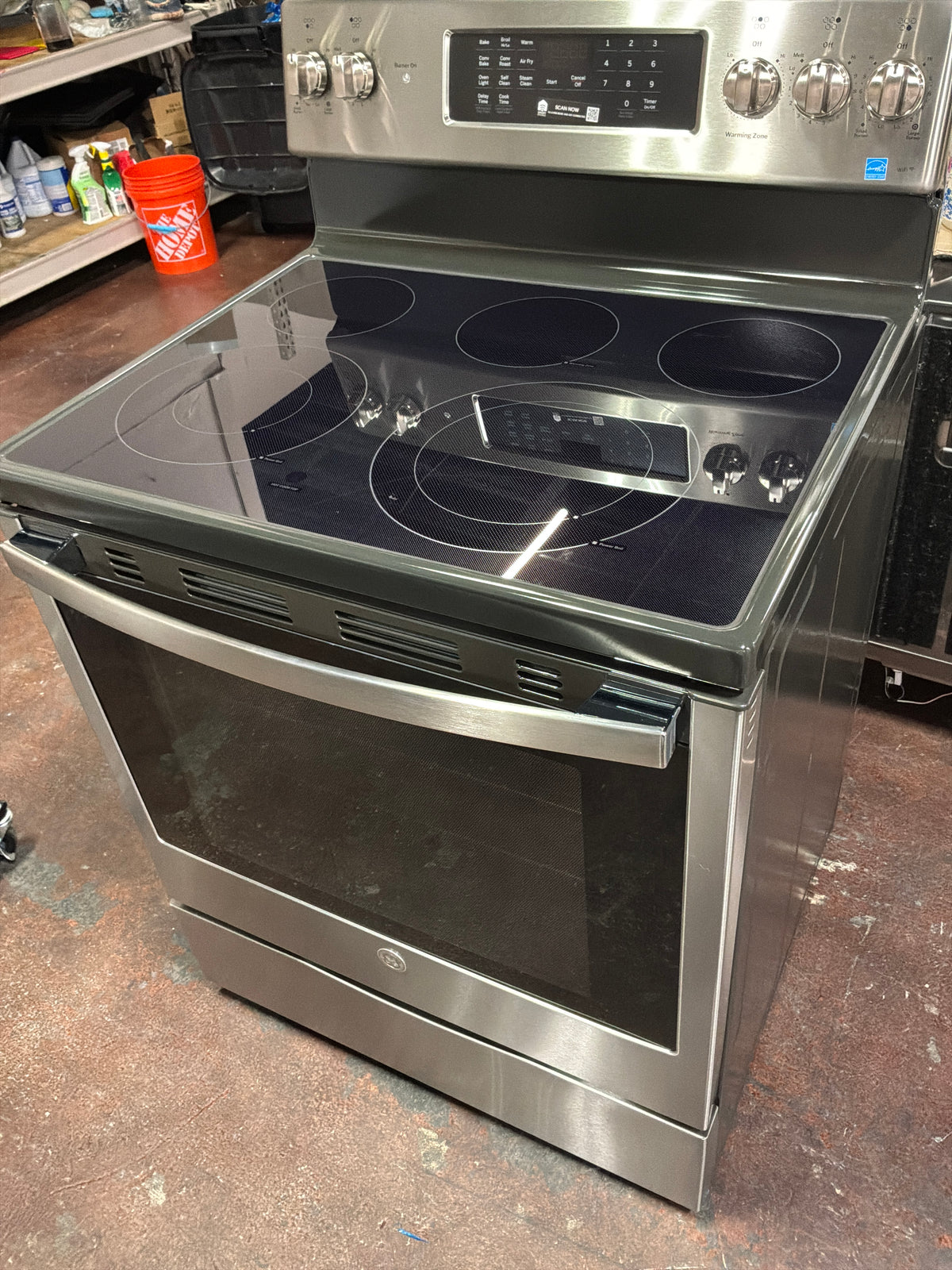 Front view, oven-door closed