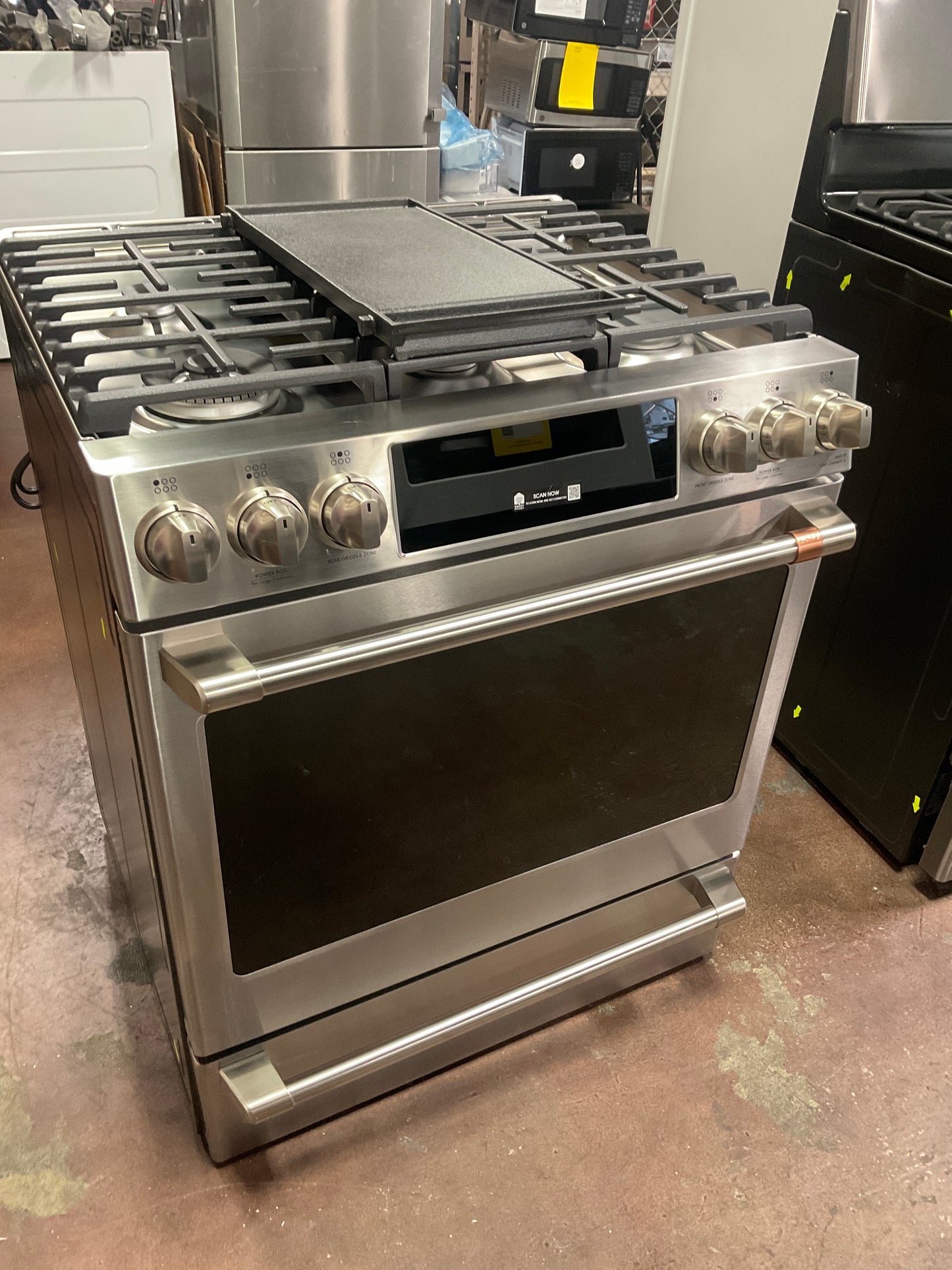Front view, oven-door closed