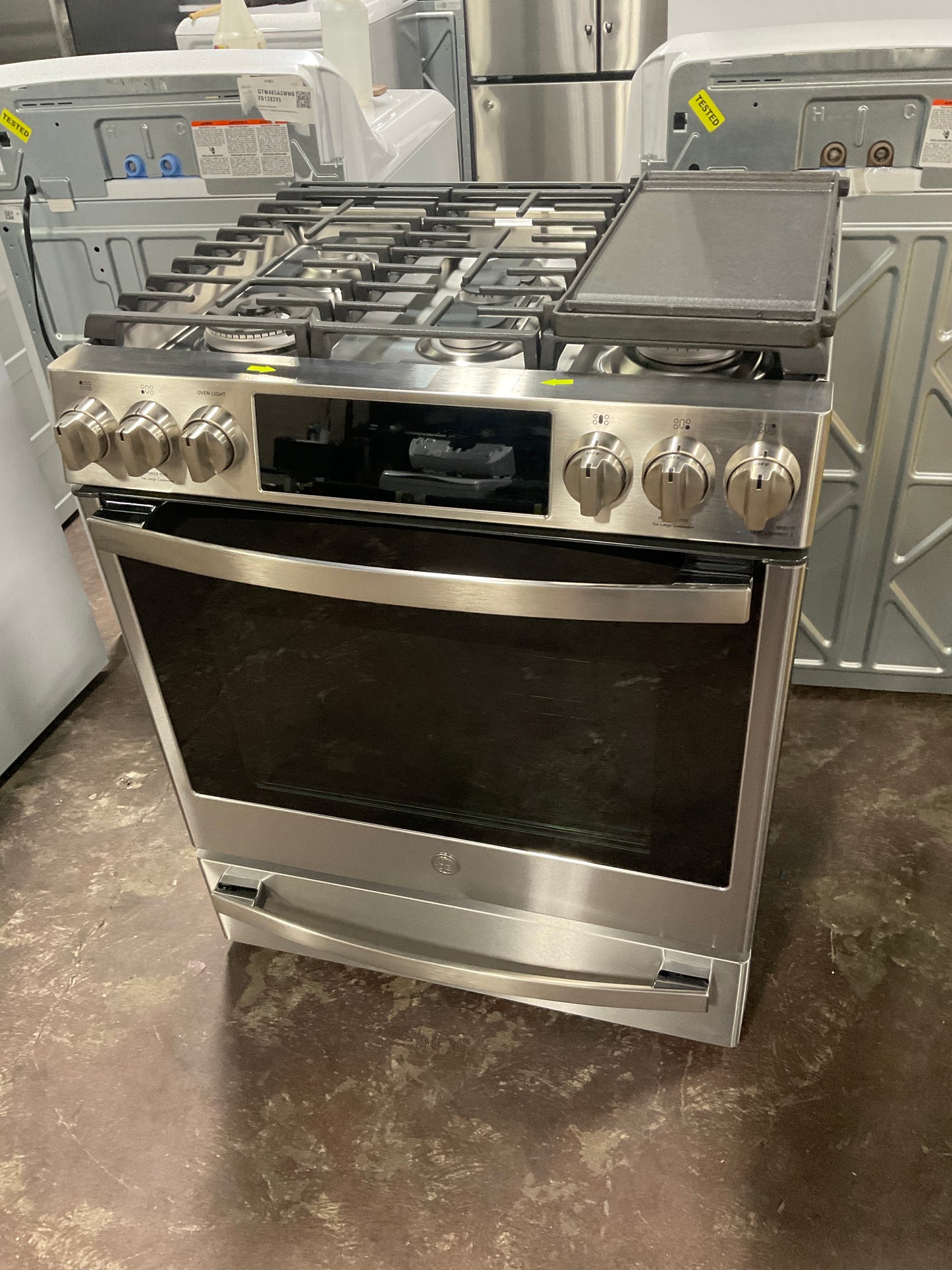 Front view, oven-door closed