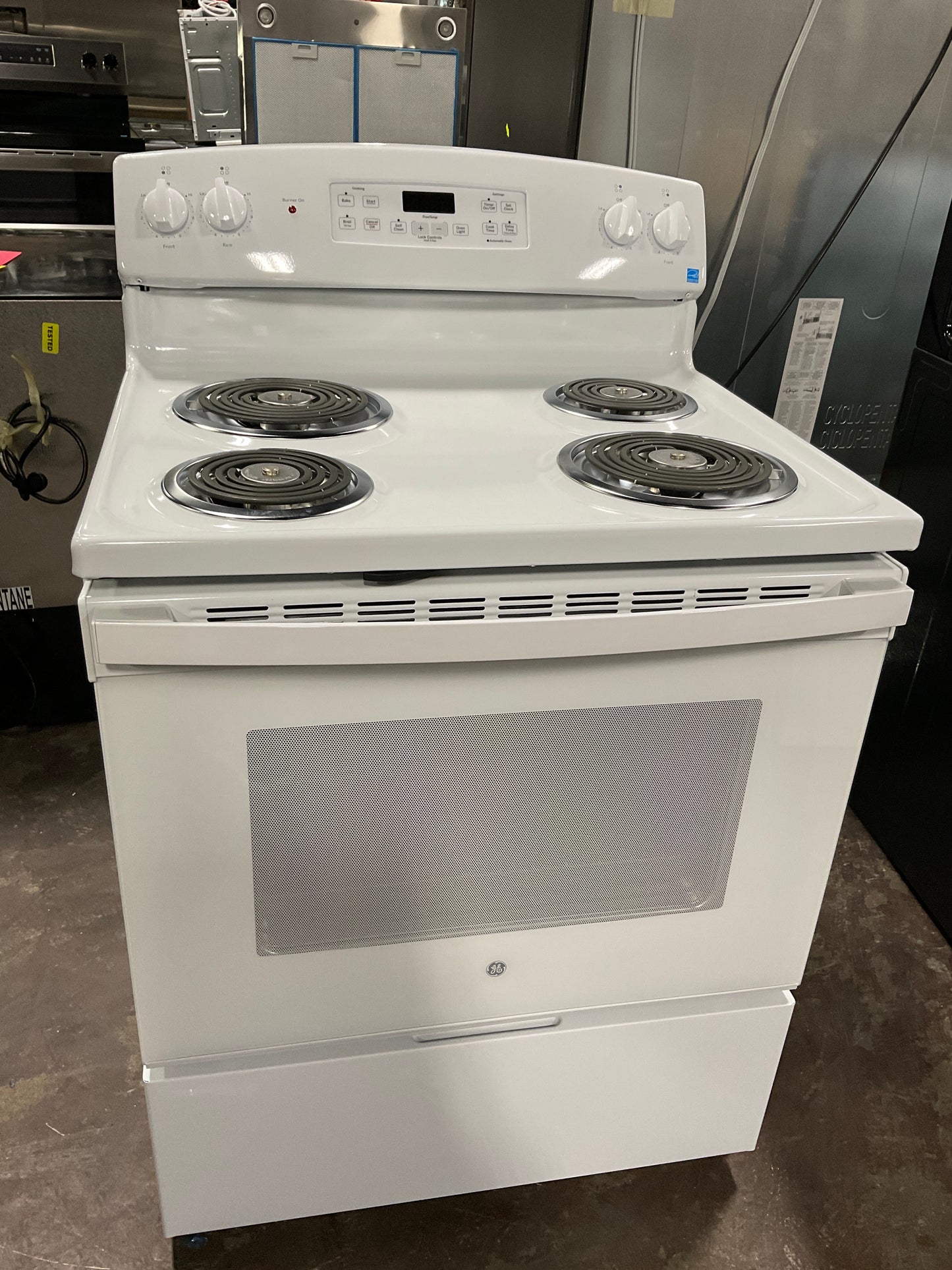 Front view, oven-door closed