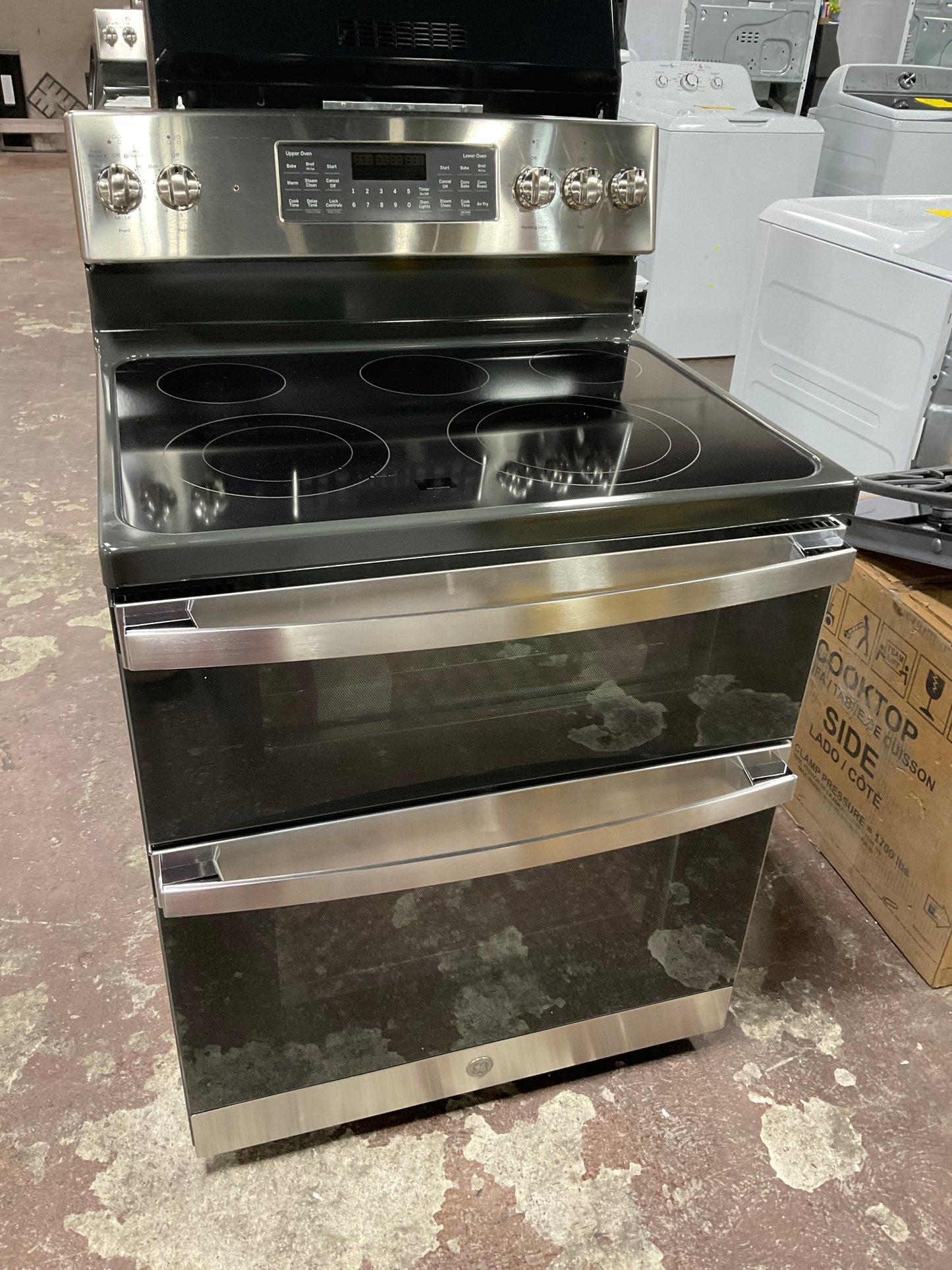 Front view, oven-door closed