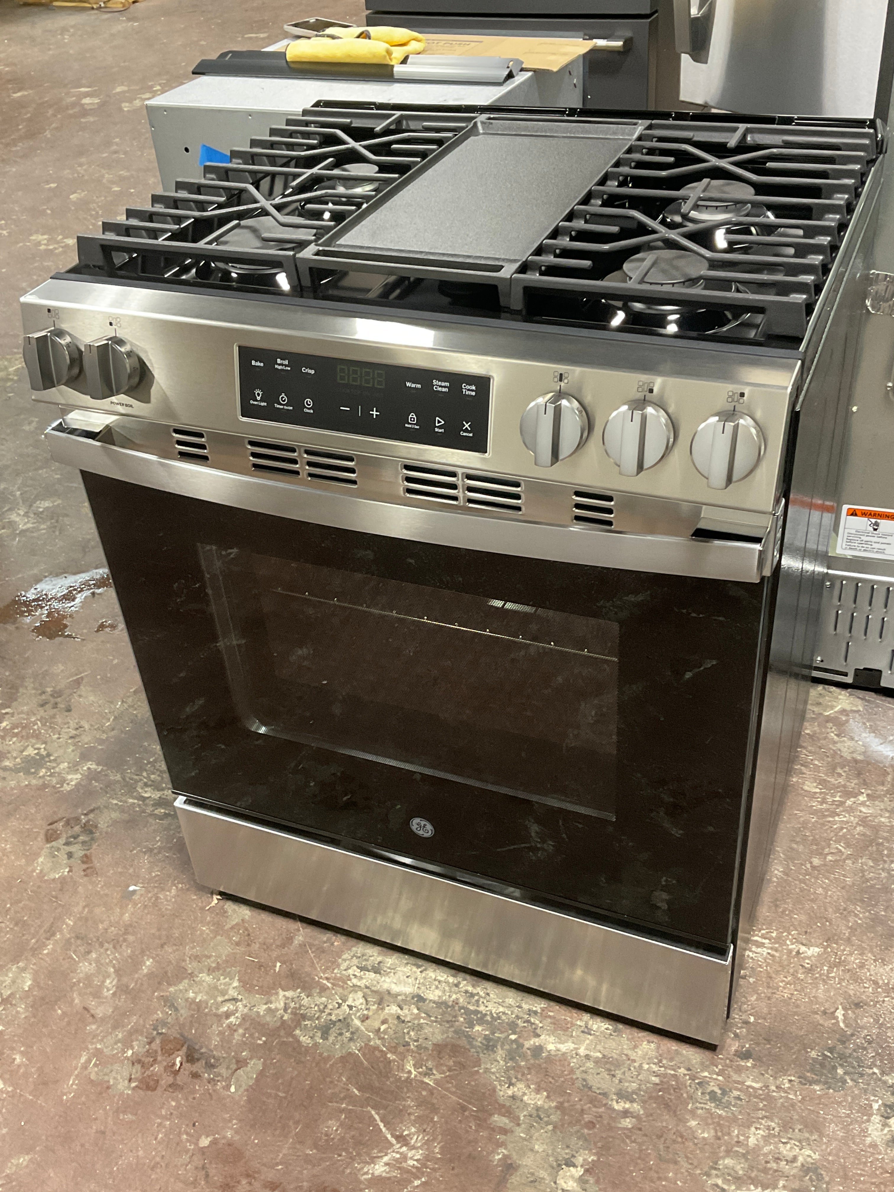 Front view, oven-door closed