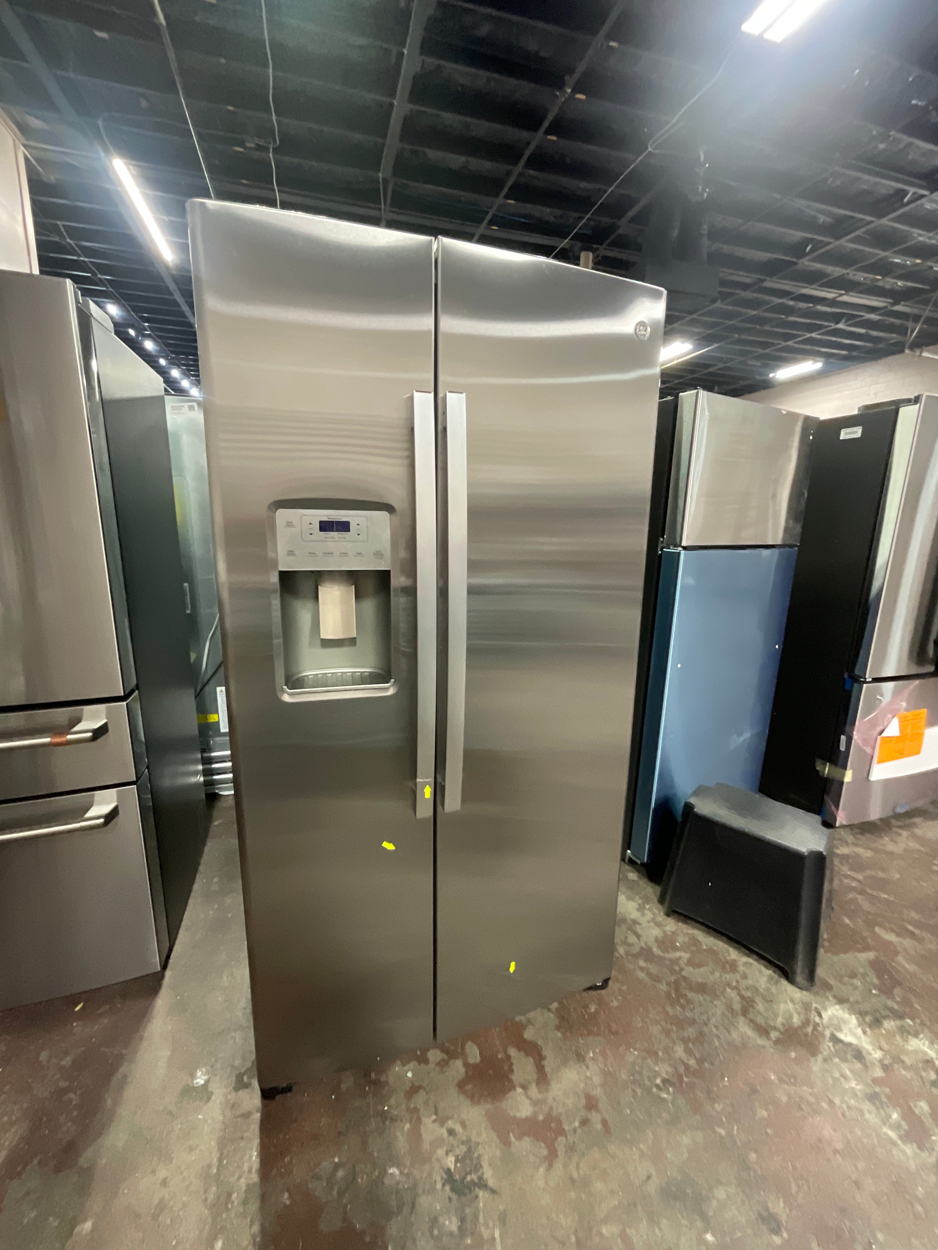 Front view, door closed