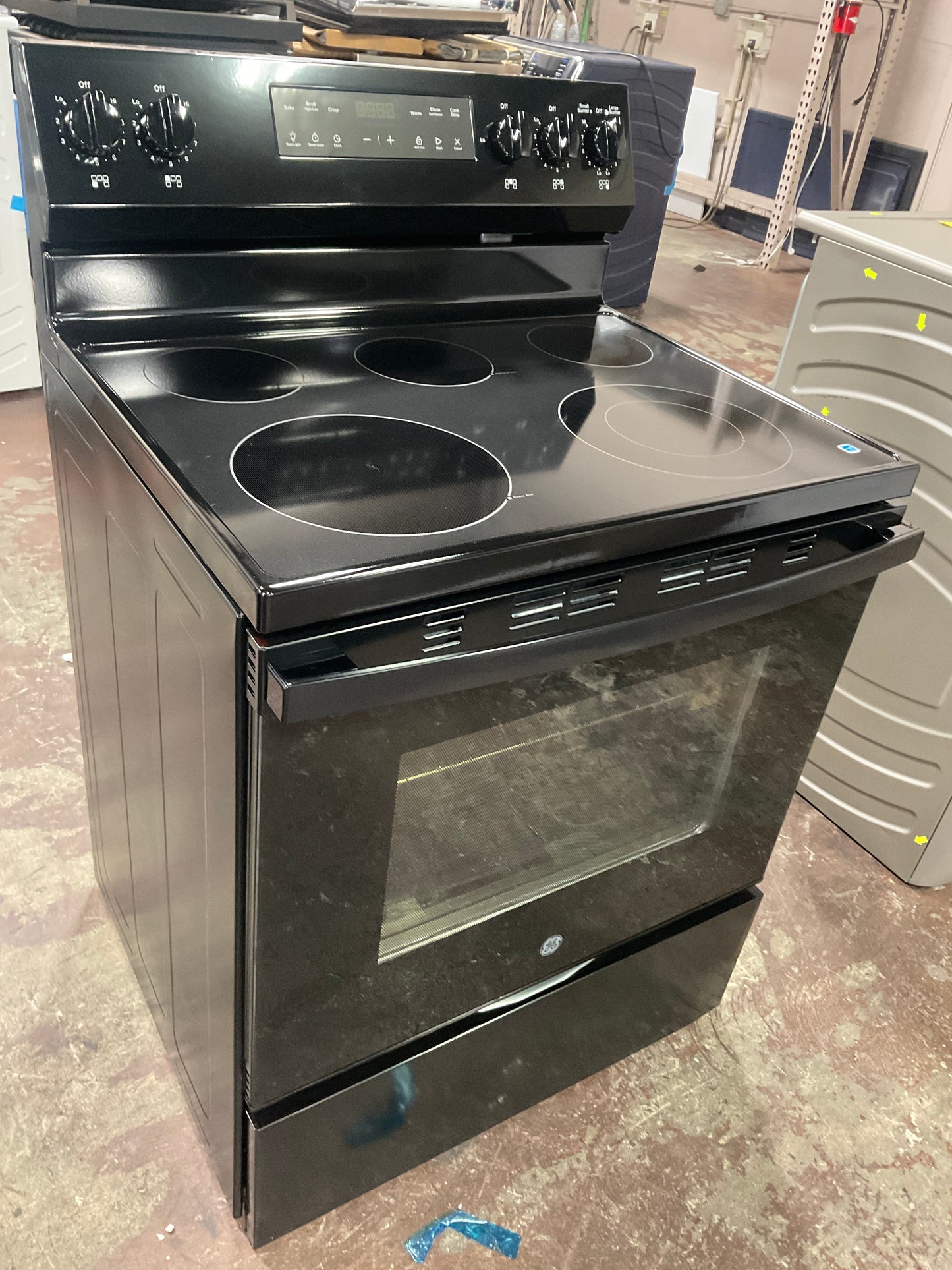 Front view, oven-door closed