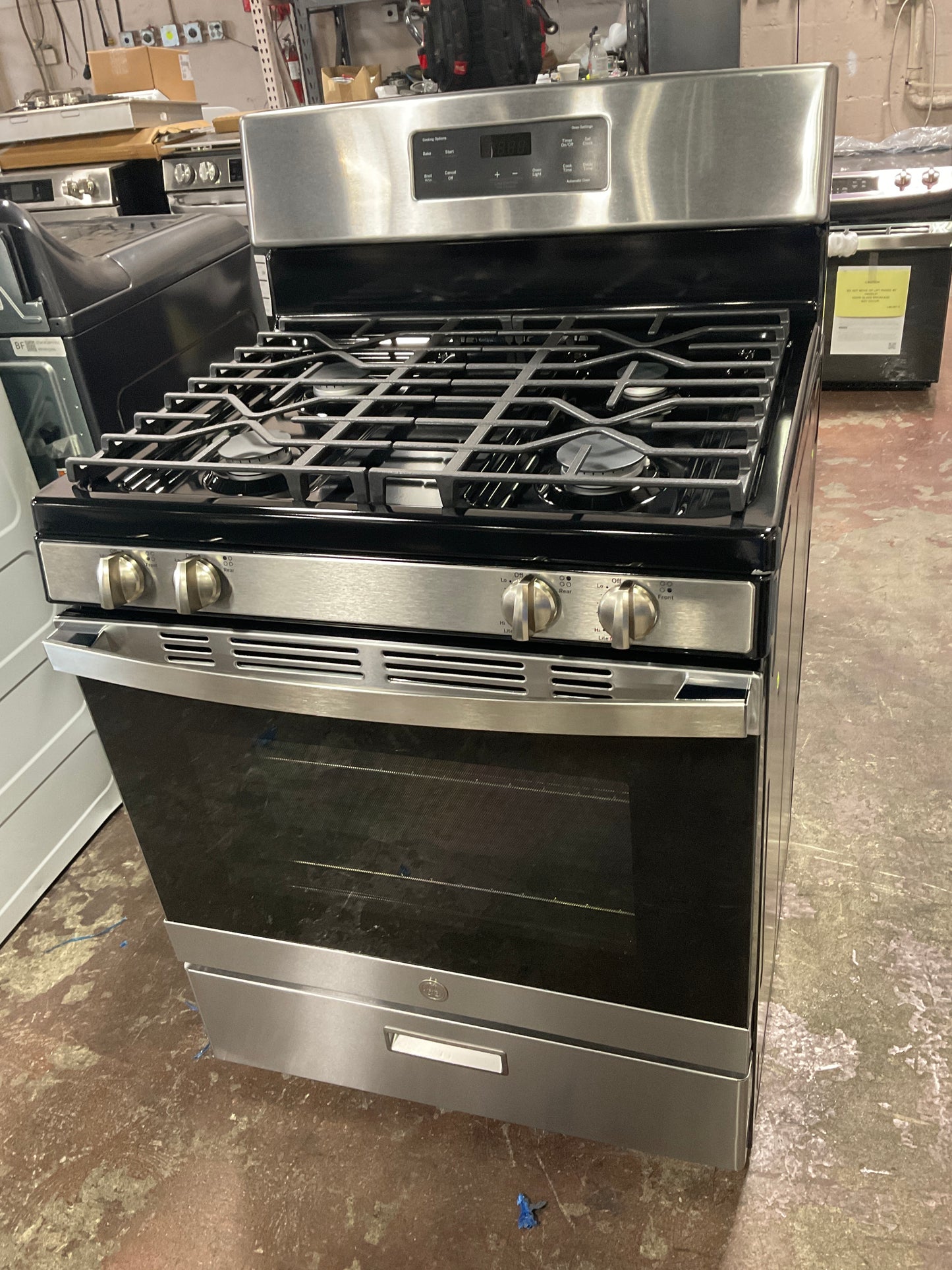 Front view, oven-door closed