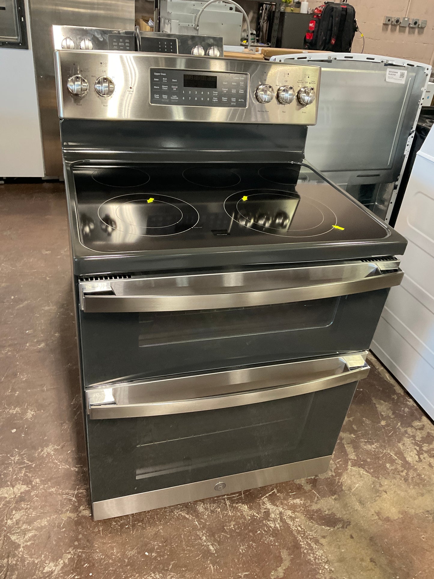 Front view, oven-door closed