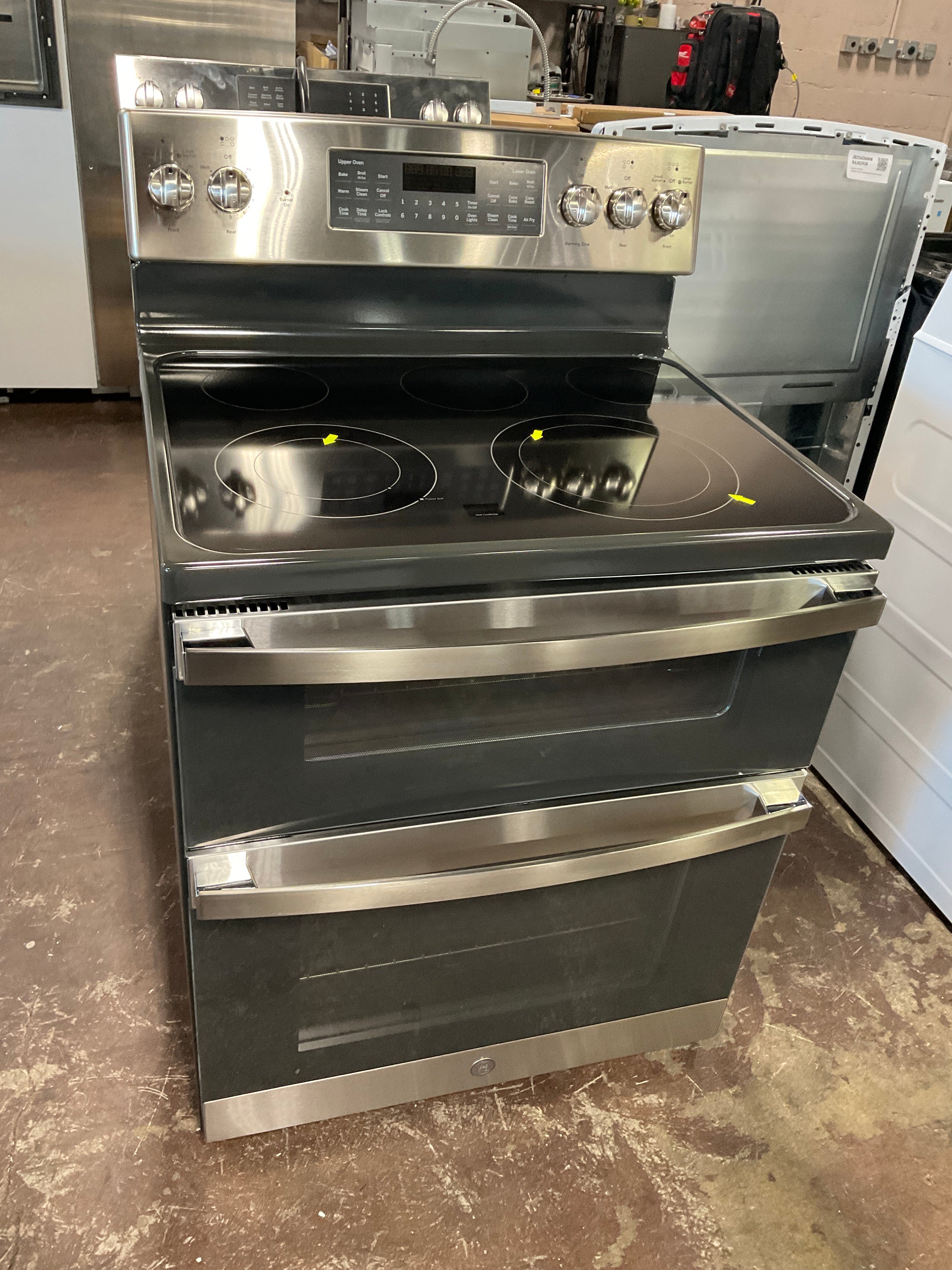 Front view, oven-door closed