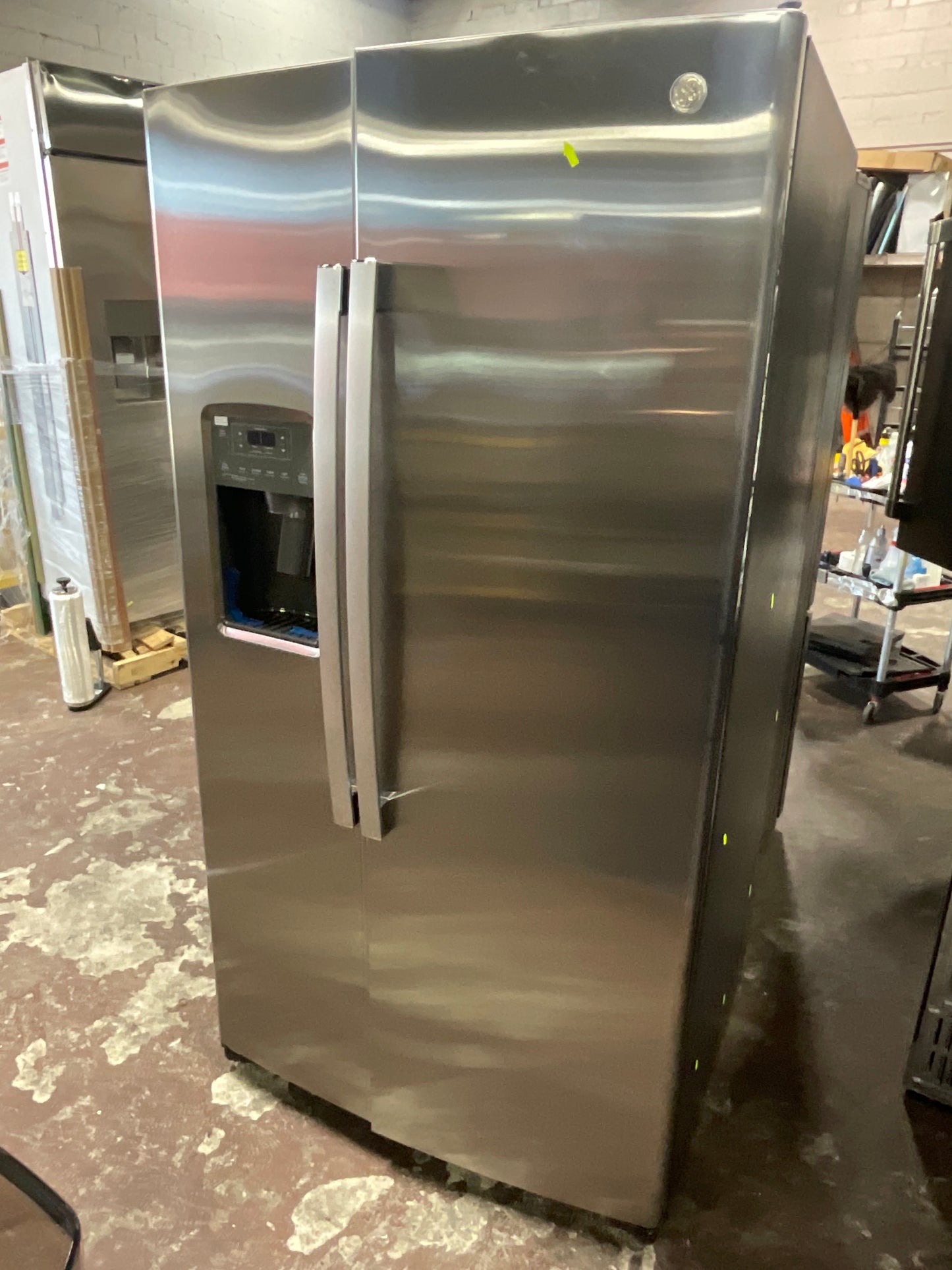 Front view, door closed