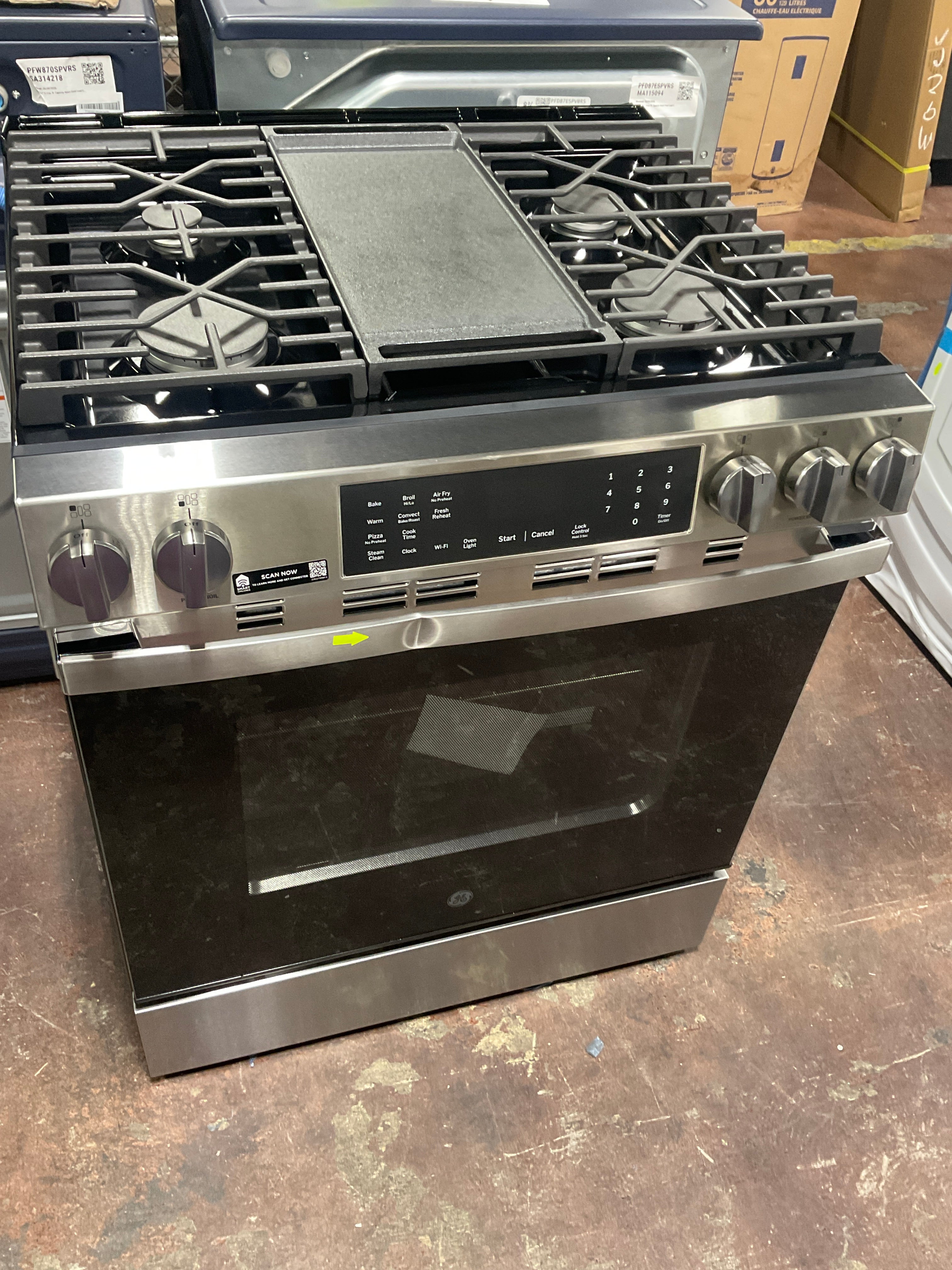 Front view, oven-door closed