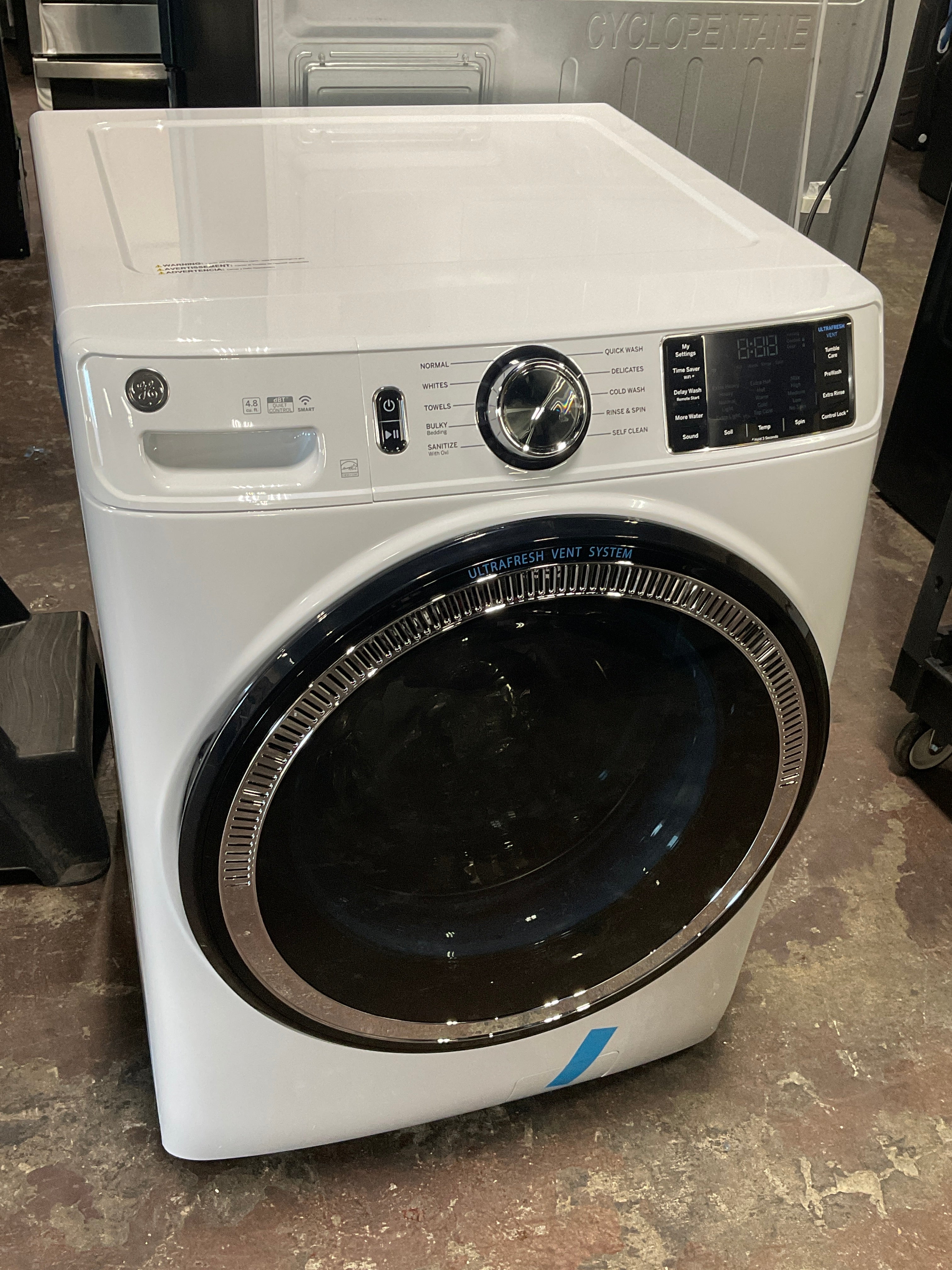 Front view, door closed