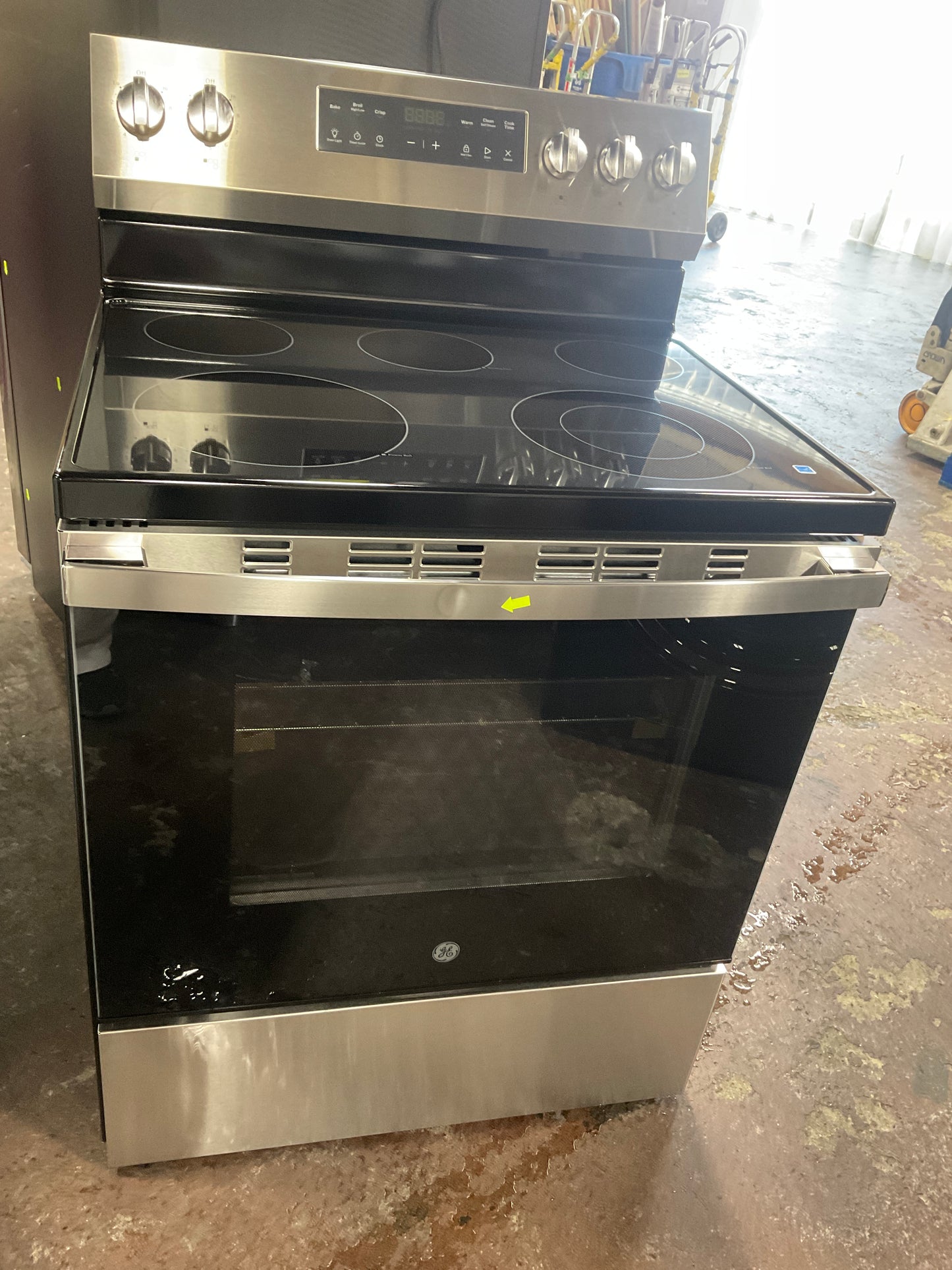 Front view, oven-door closed