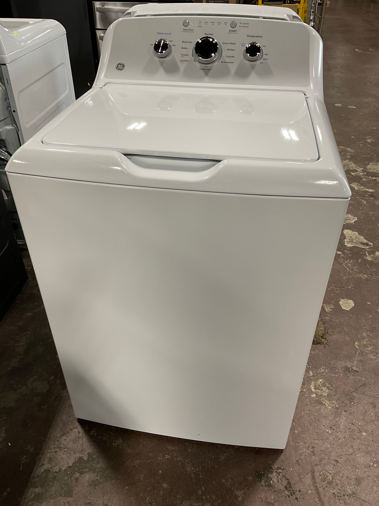 Front view, door closed