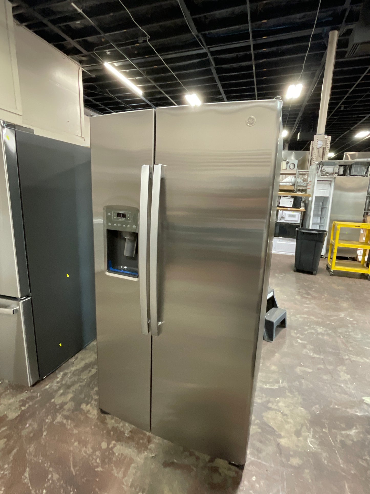 Front view, door closed