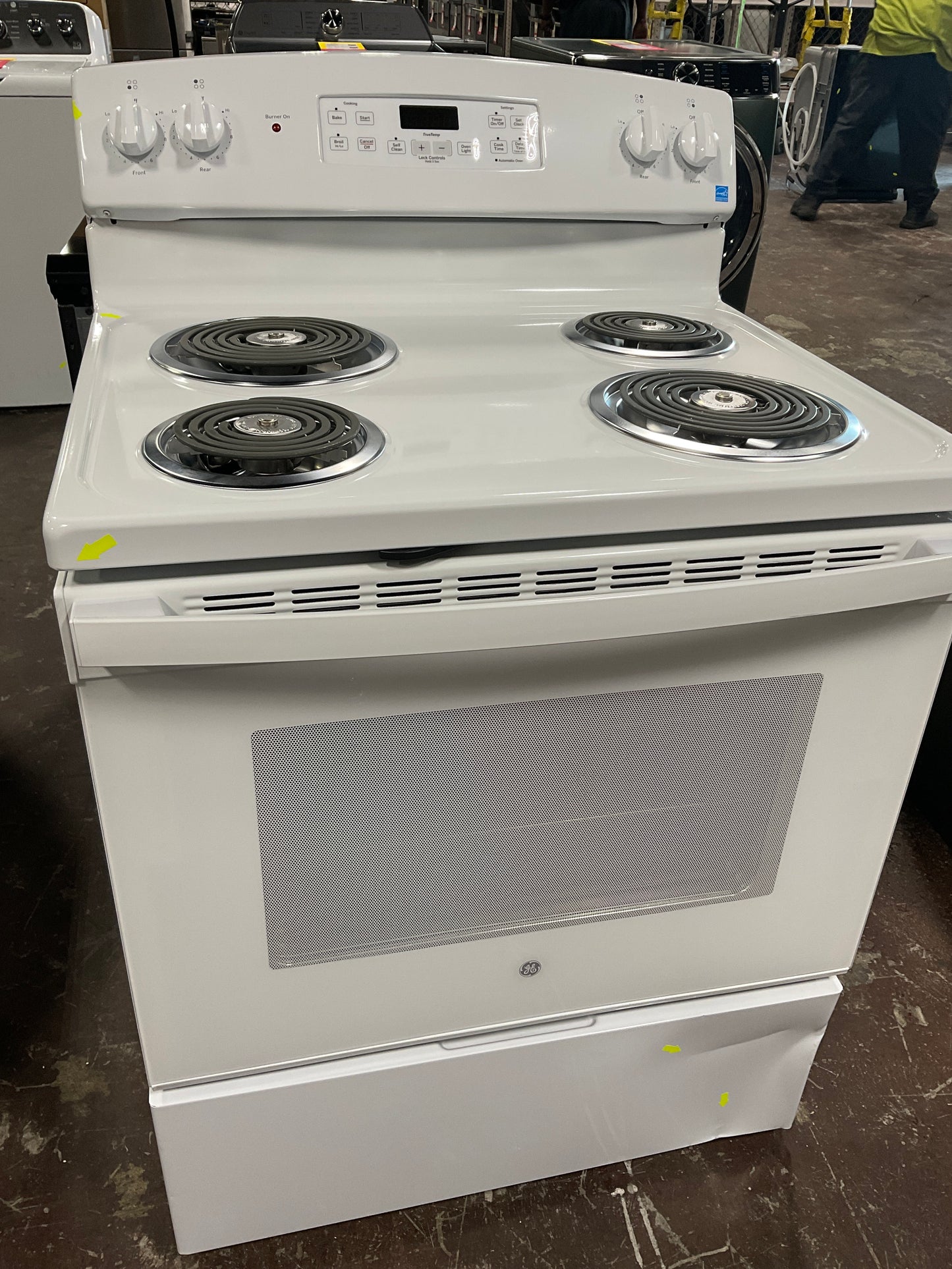 Front view, oven-door closed