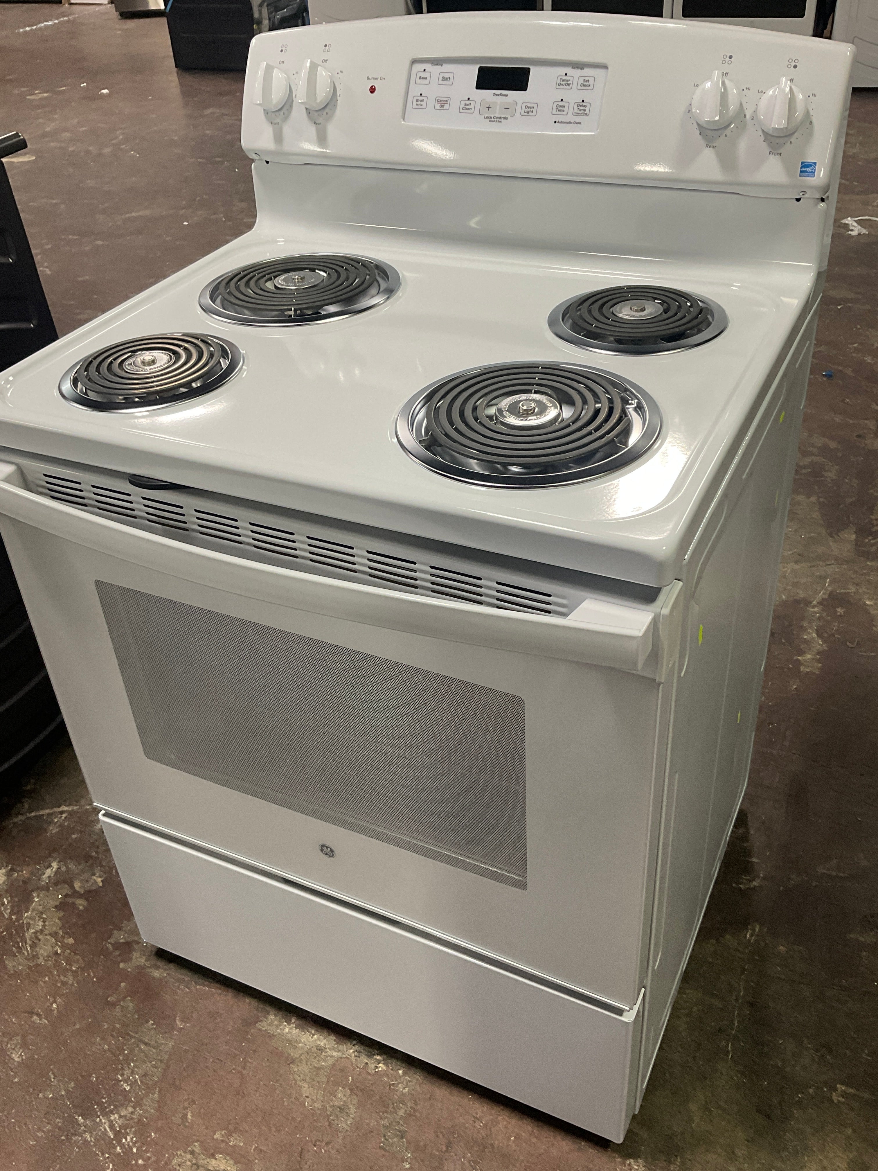 Front view, oven-door closed