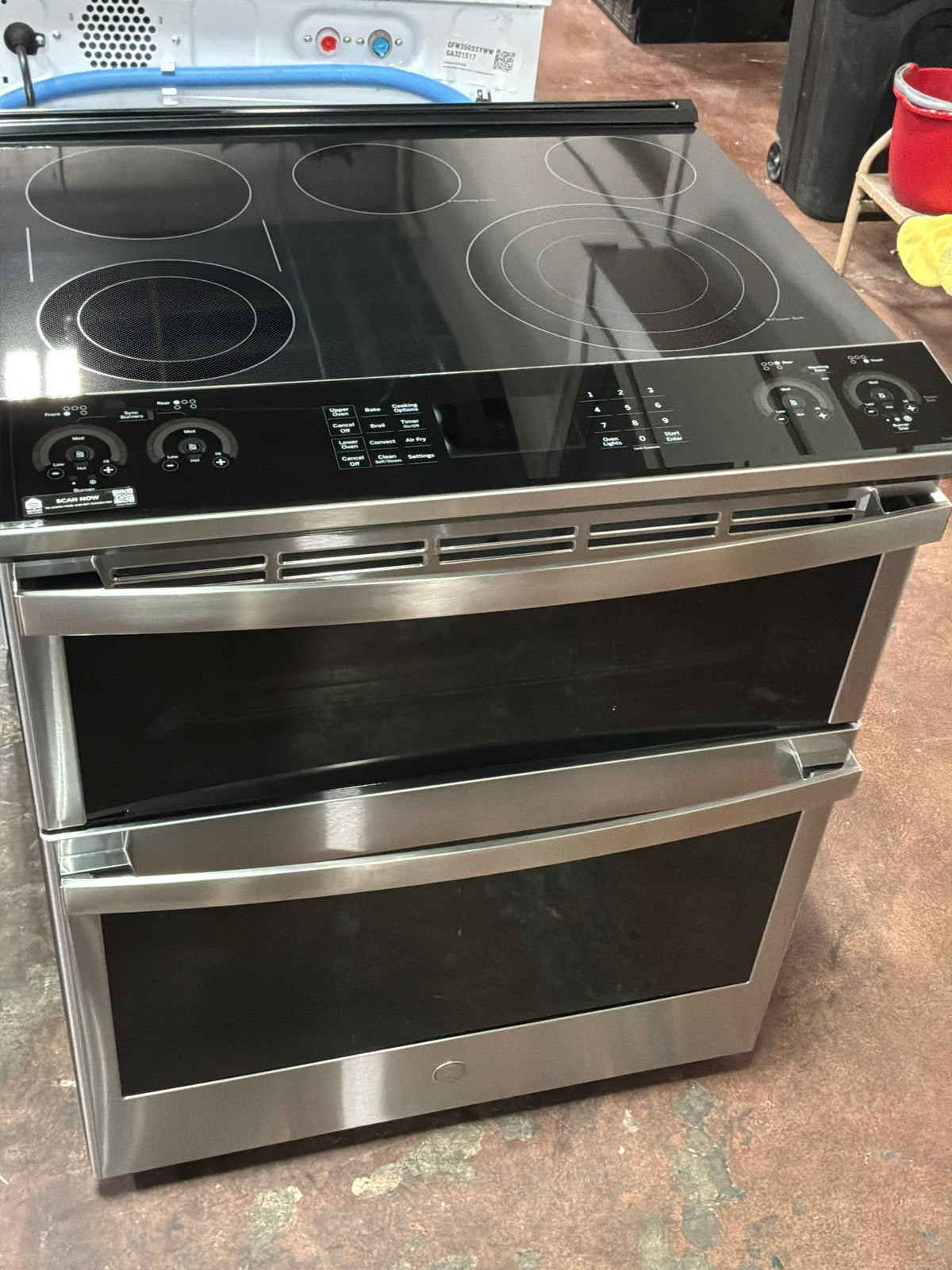 Front view, oven-door closed