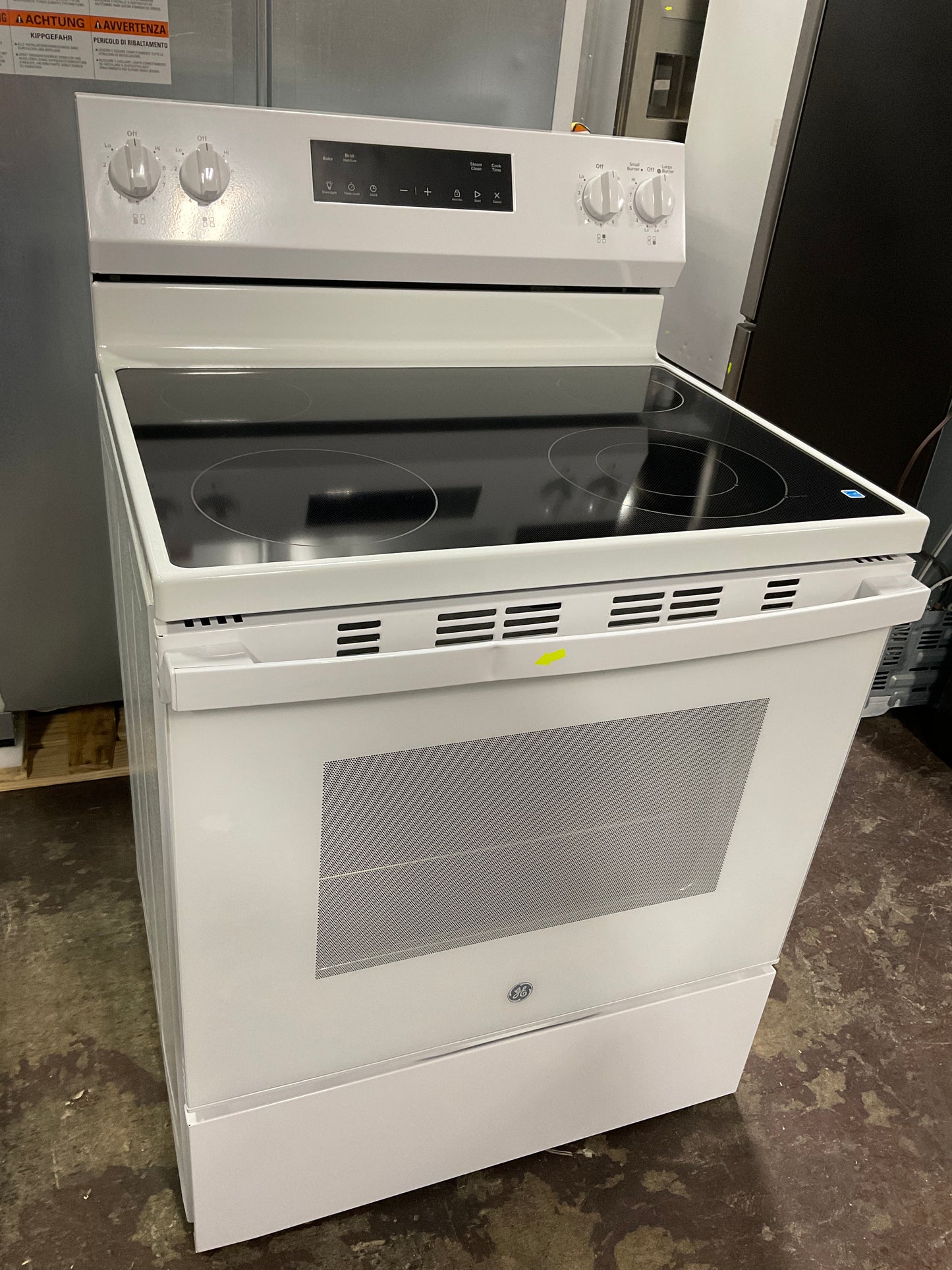 Front view, oven-door closed