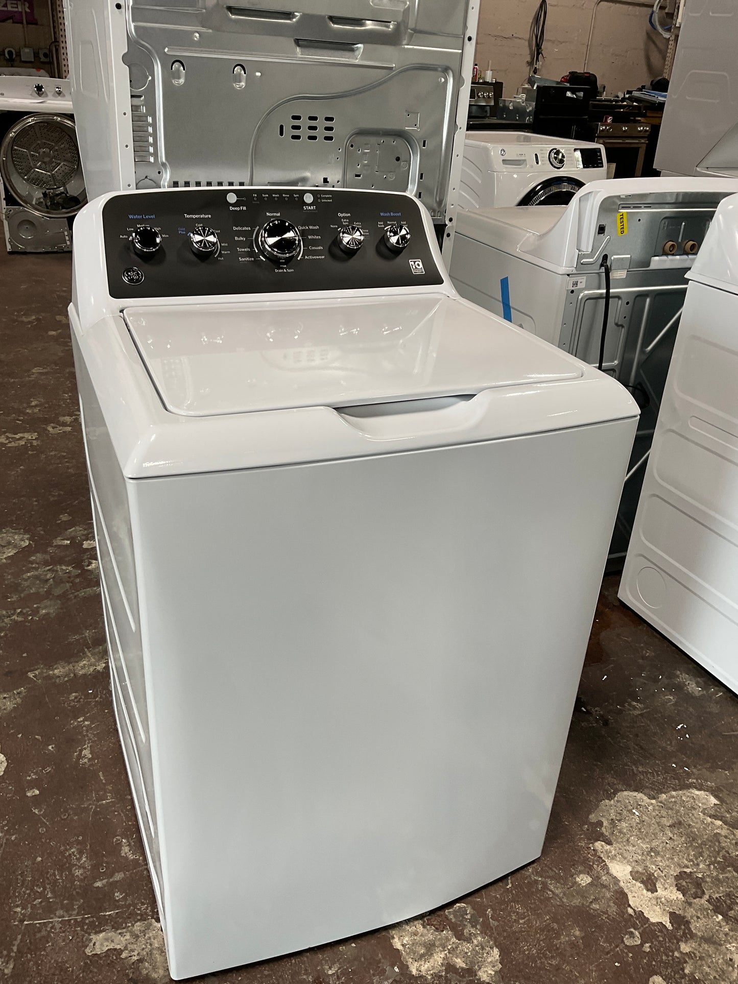 Front view, door closed