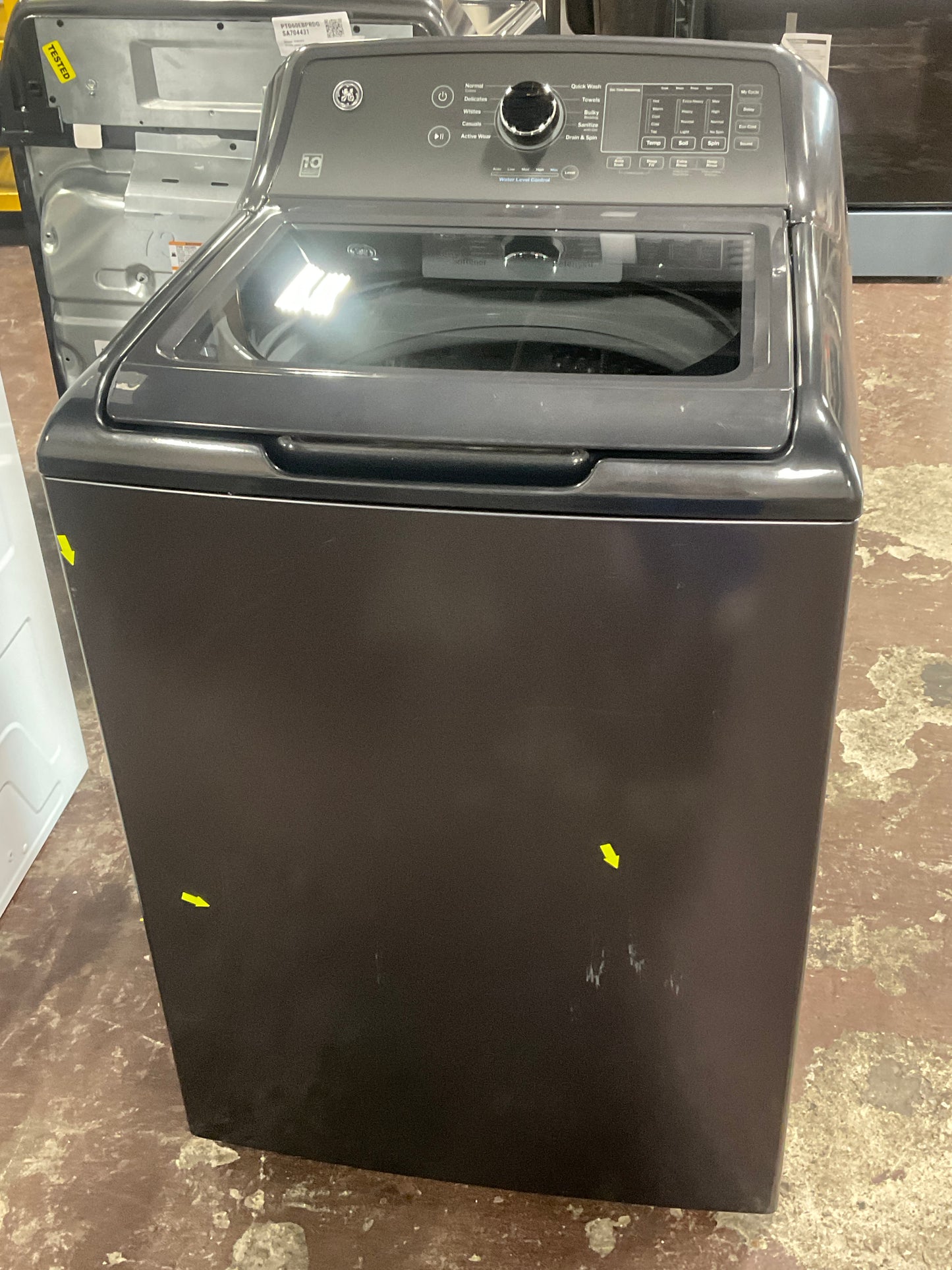 Front view, door closed