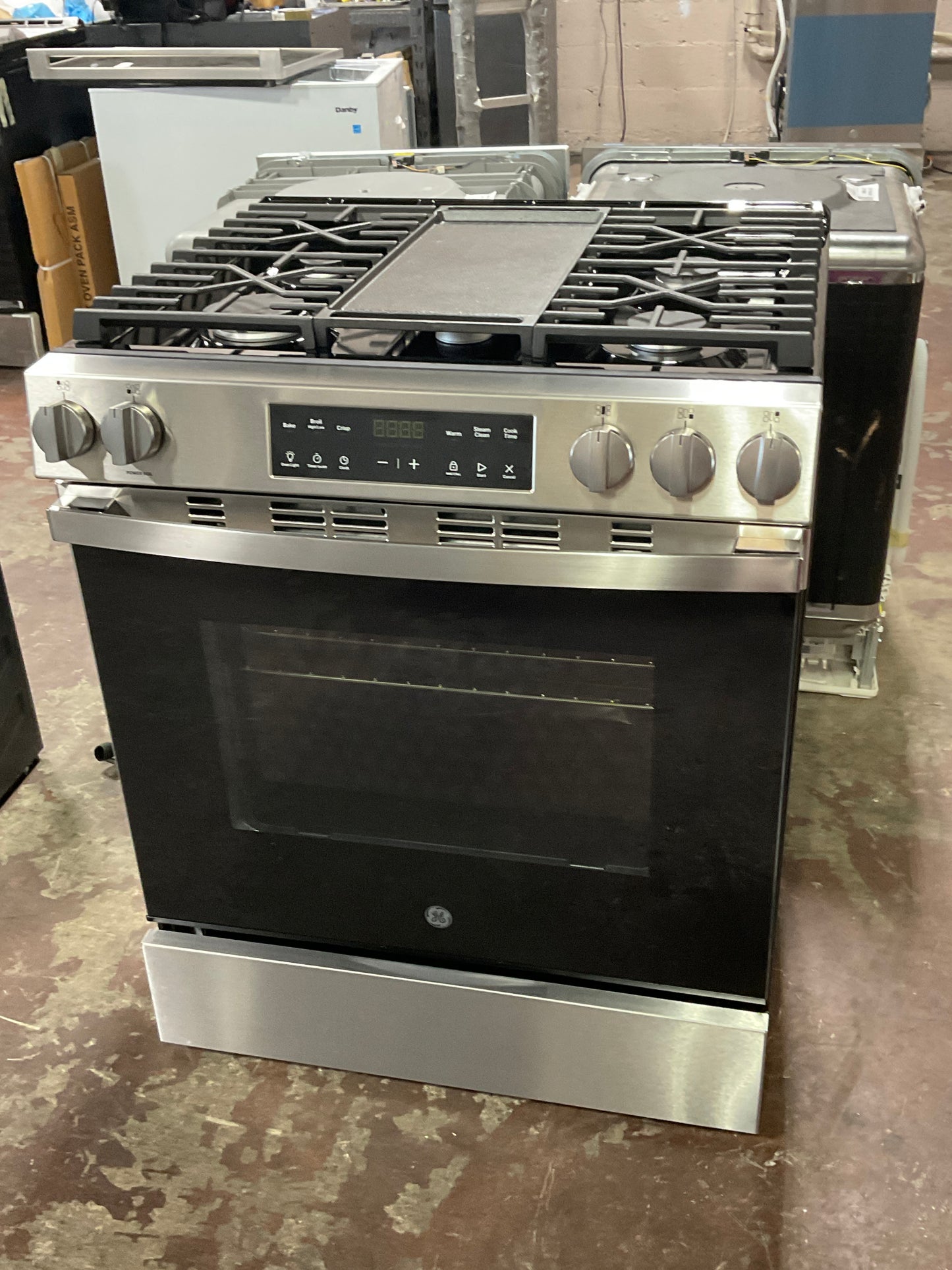 Front view, oven-door closed