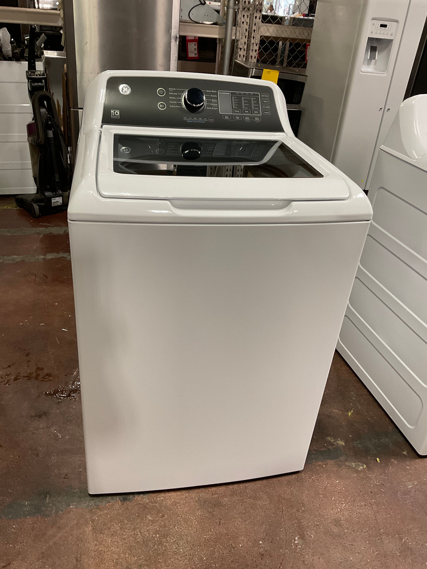 Front view, door closed