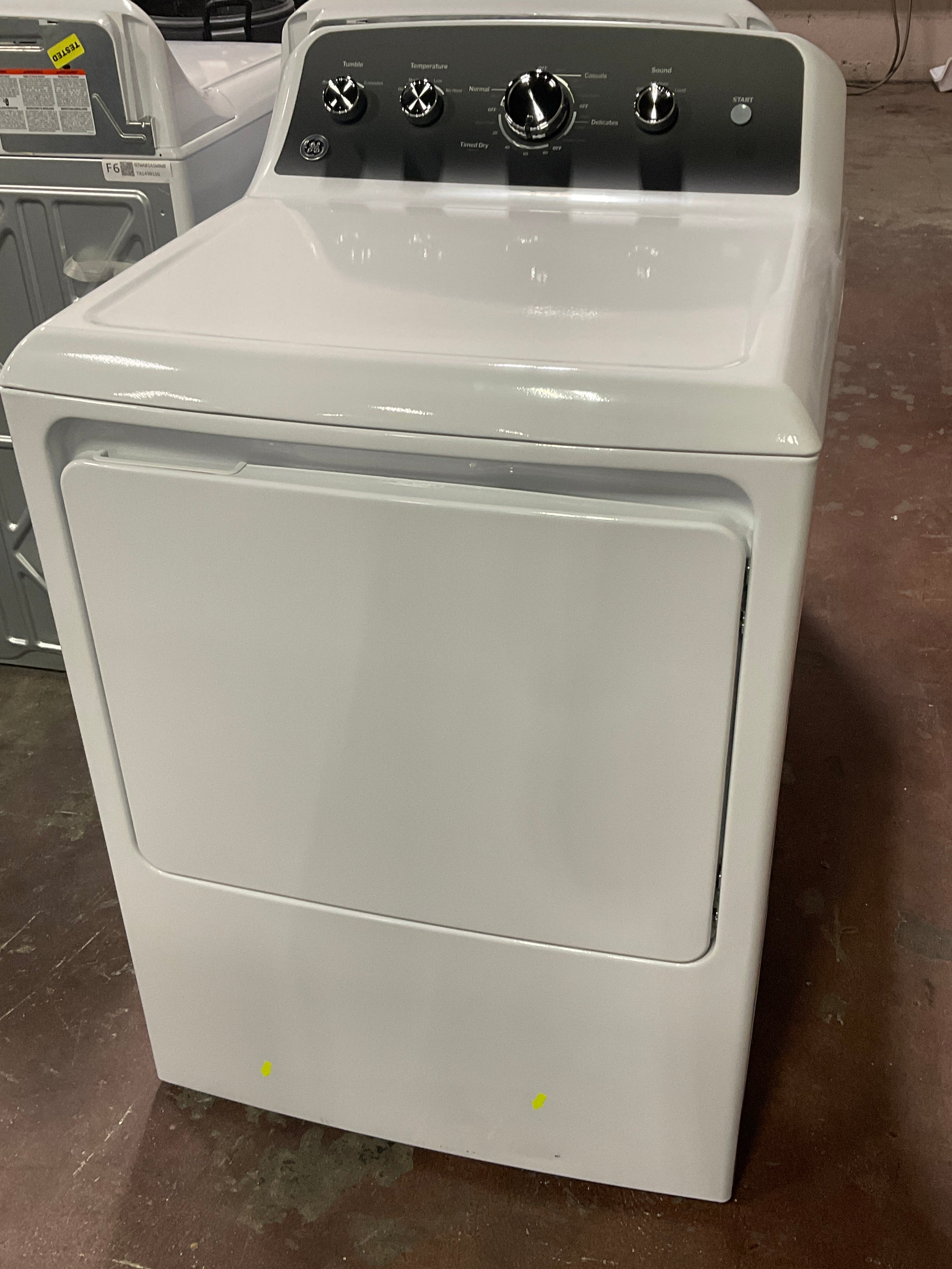 Front view, door closed