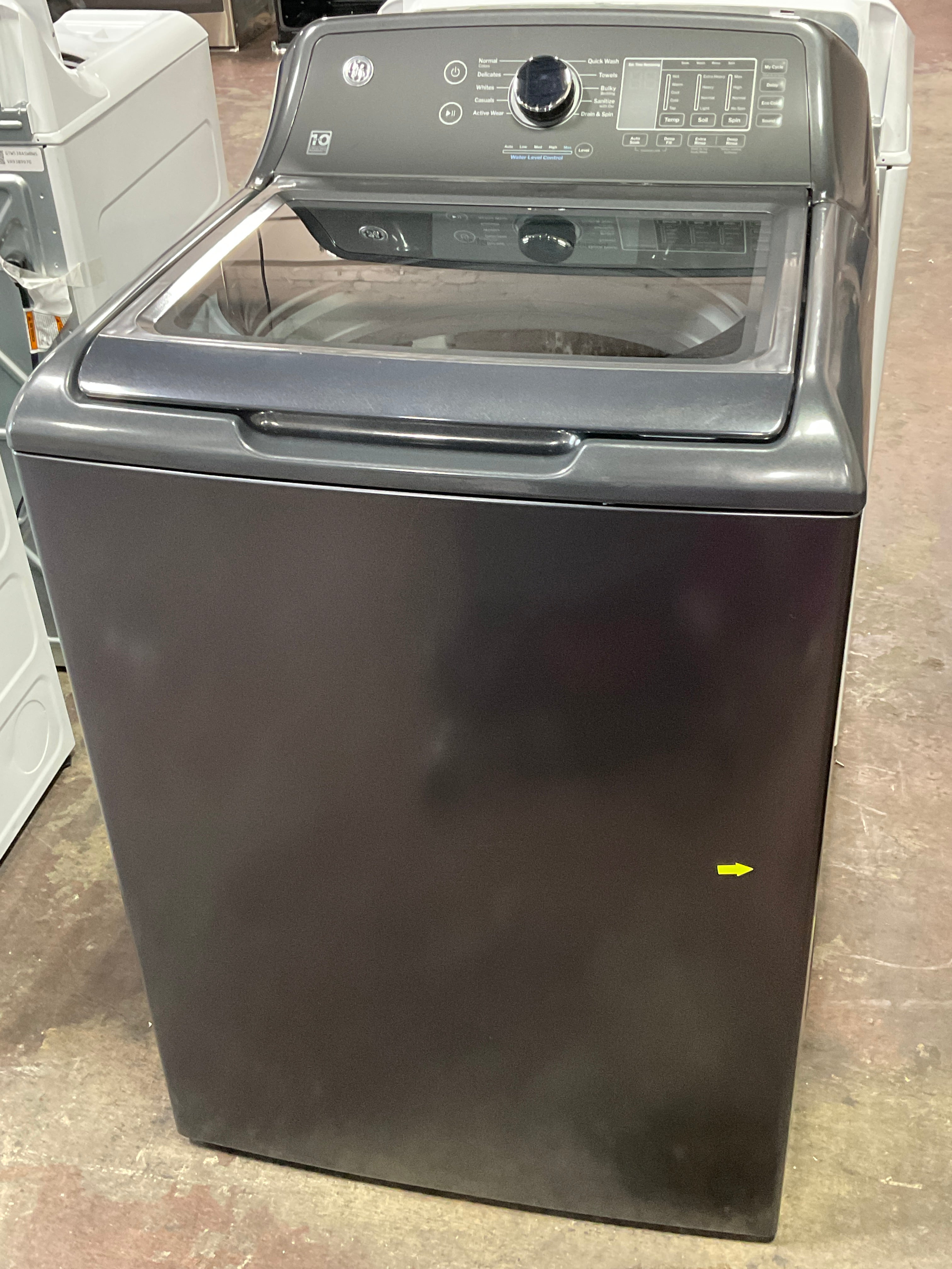 Front view, door closed