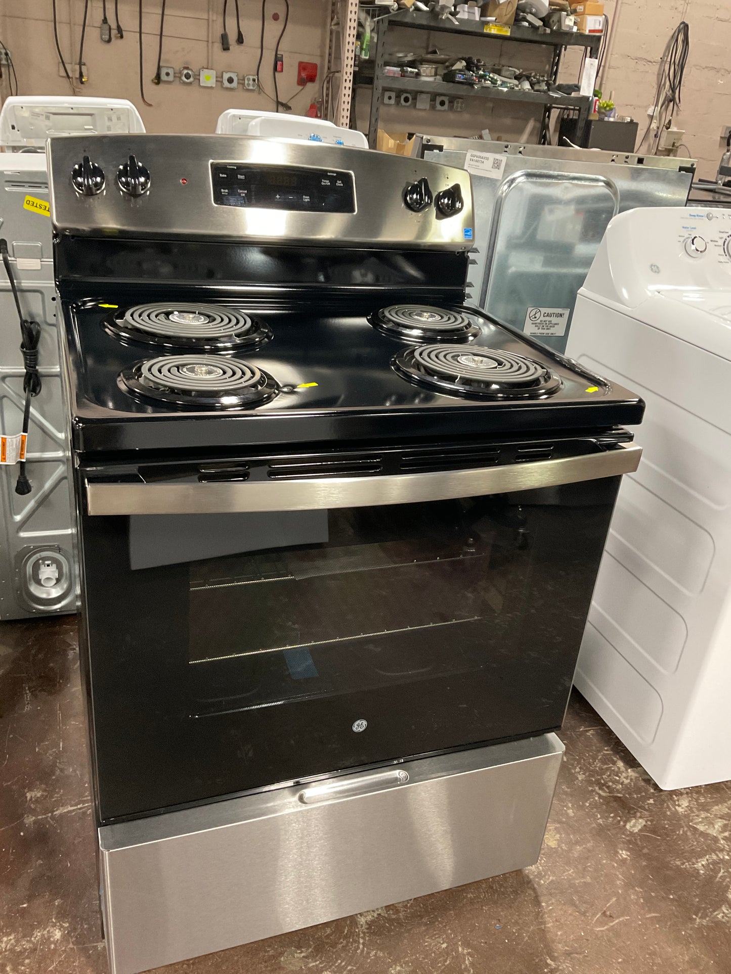 Front view, oven-door closed