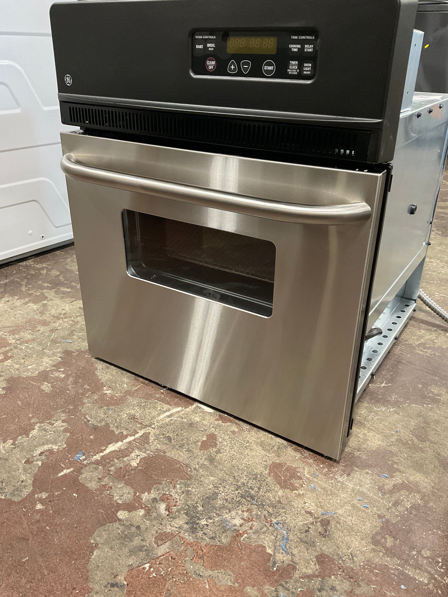 Front view, door closed