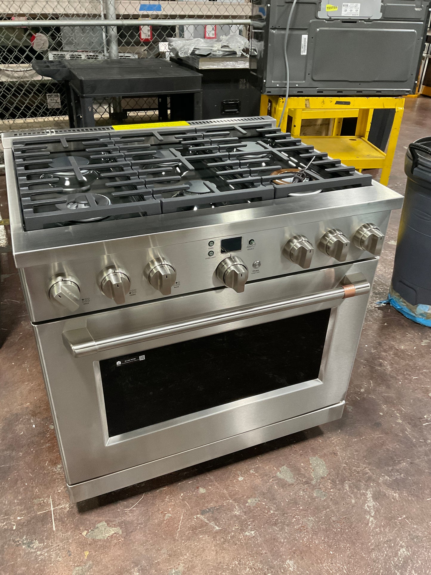 Front view, oven-door closed