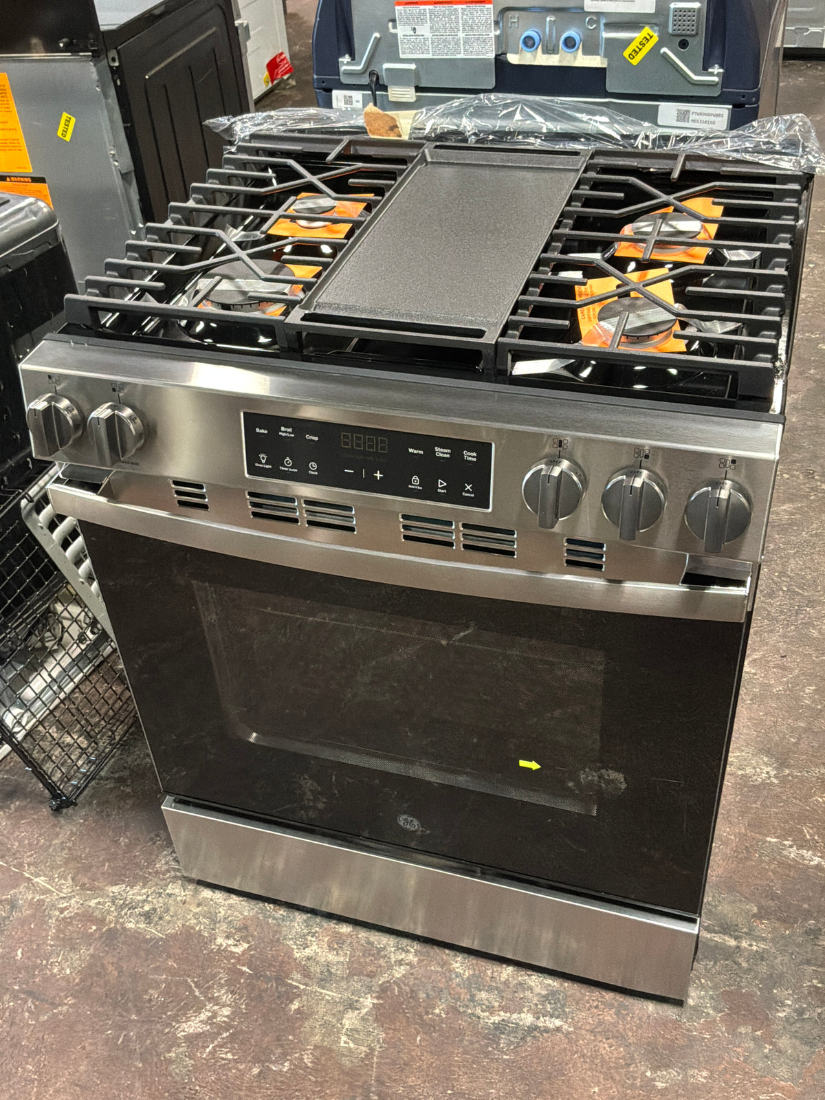 Front view, oven-door closed