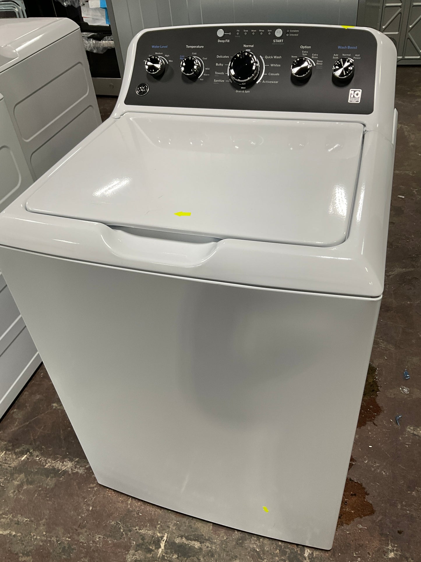 Front view, door closed