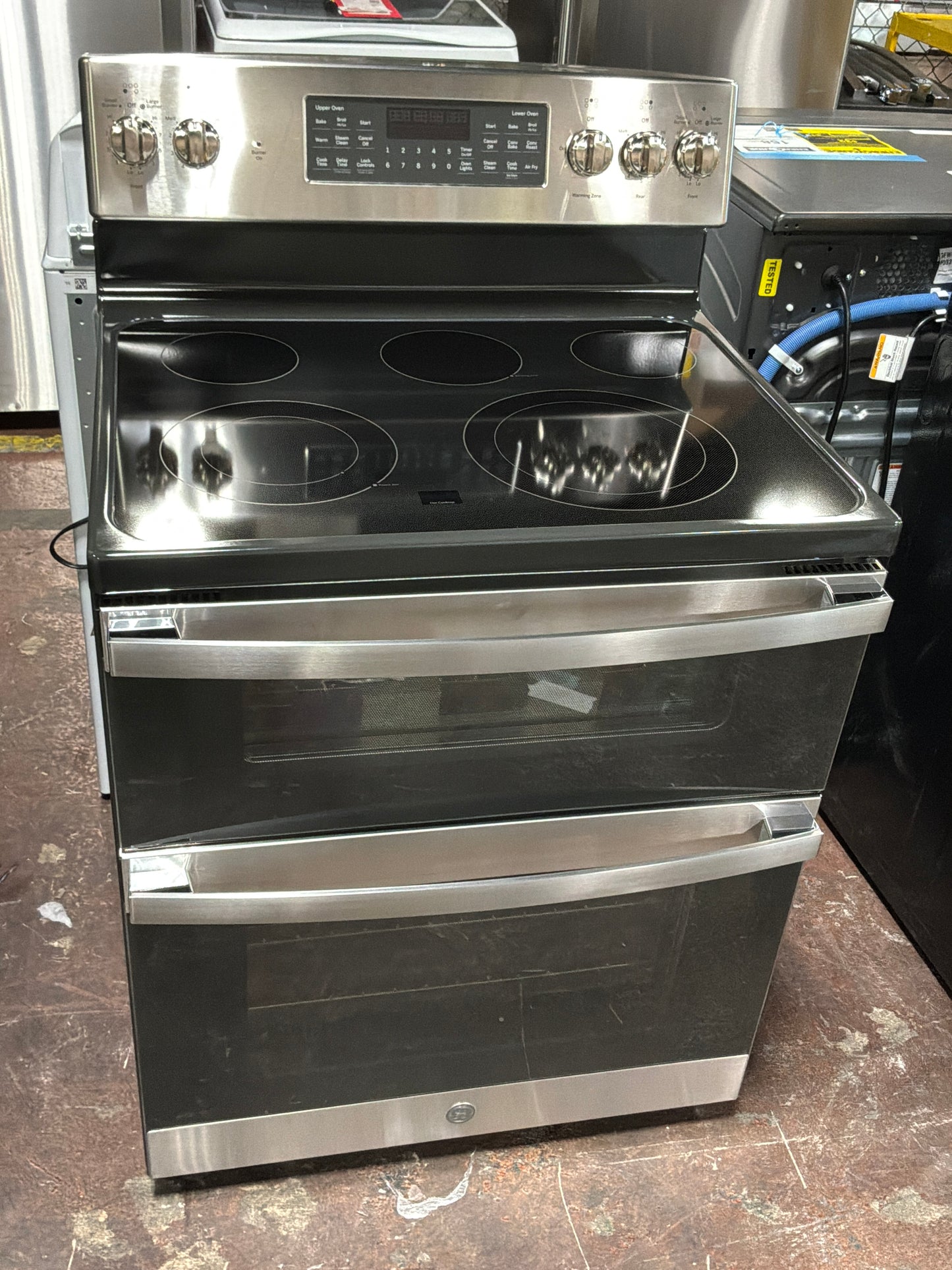 Front view, oven-door closed